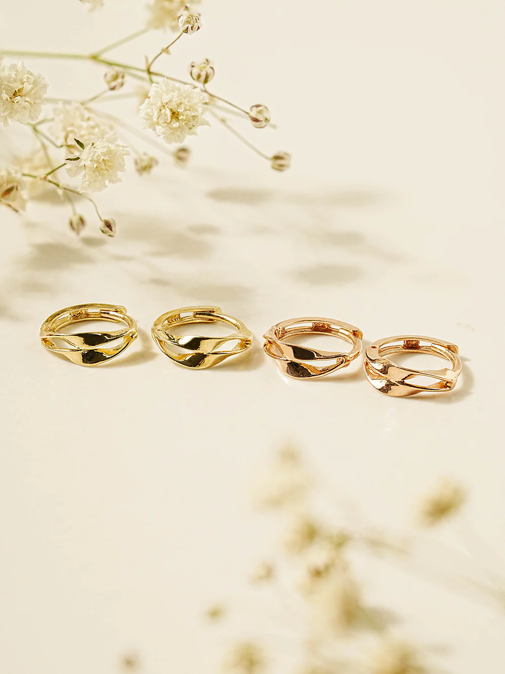 14K 18K Artic Cartilage Hoop Earring - Image 3