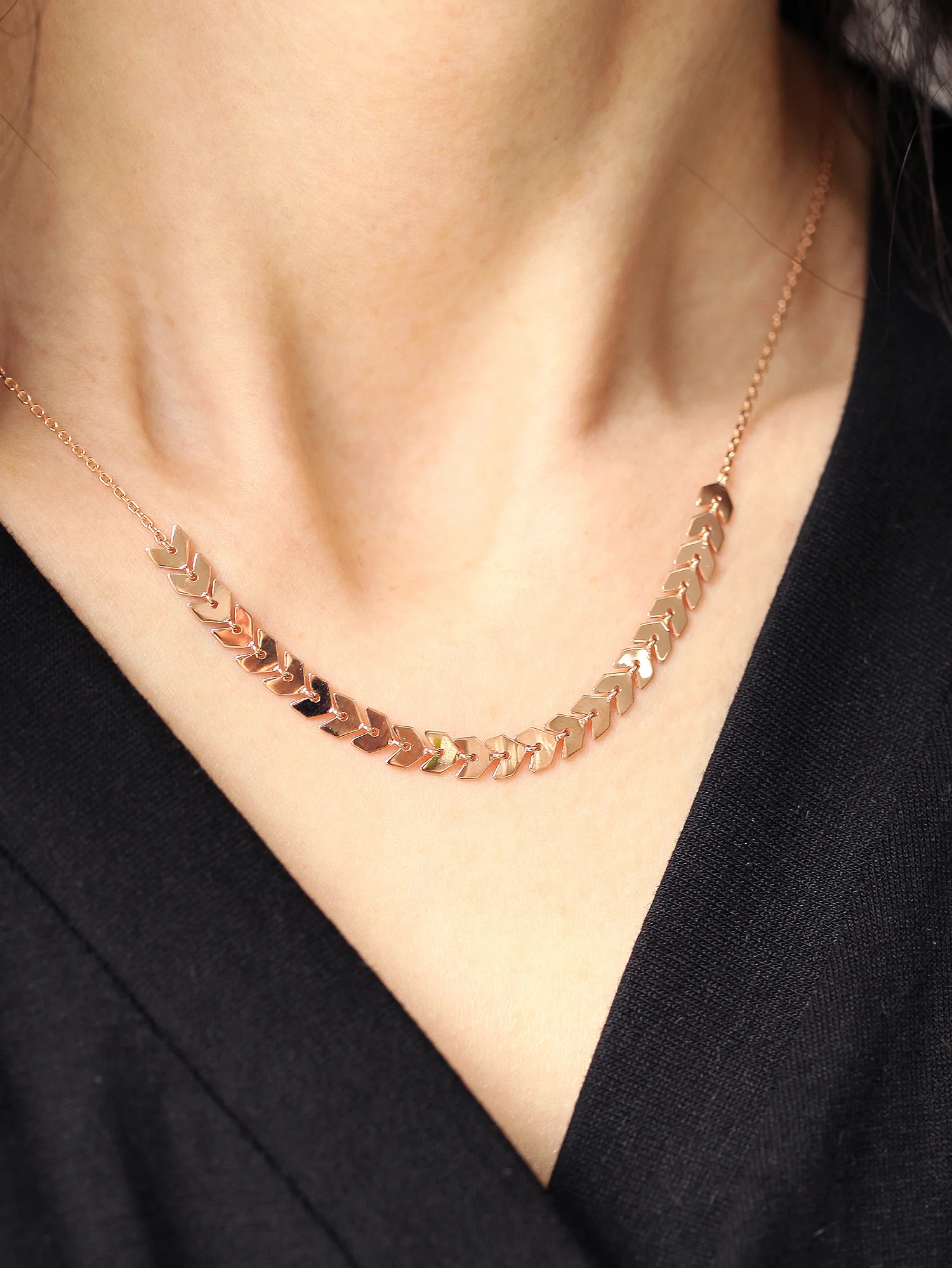 14K 18K Gold Bay Leaf Necklace - Image 9