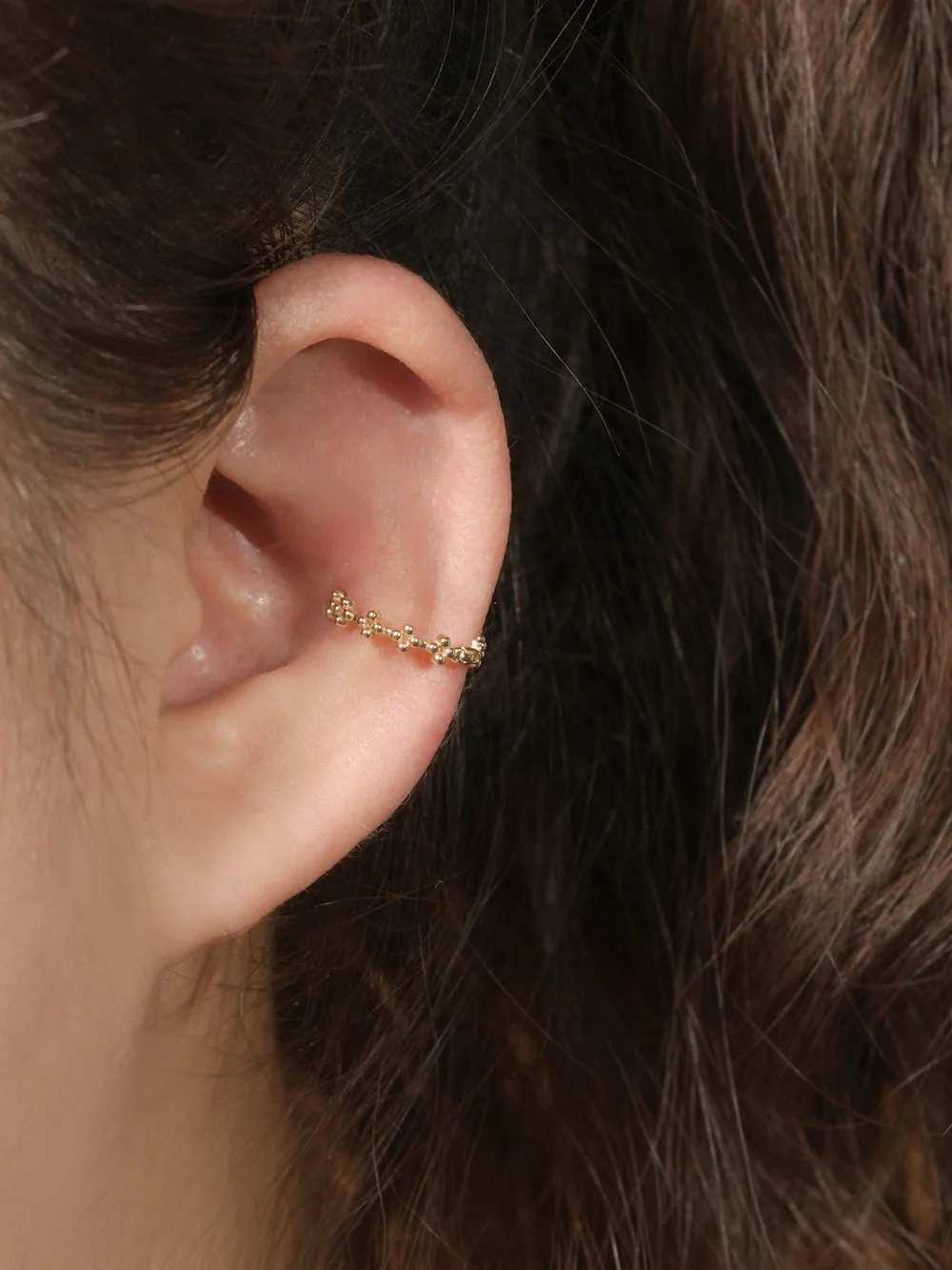 14K 18K Bubble Clover Cartilage Hoop Earring - Image 13