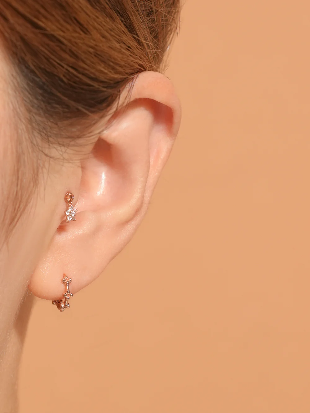 14K 18K Bubble Clover Cartilage Hoop Earring - Image 6