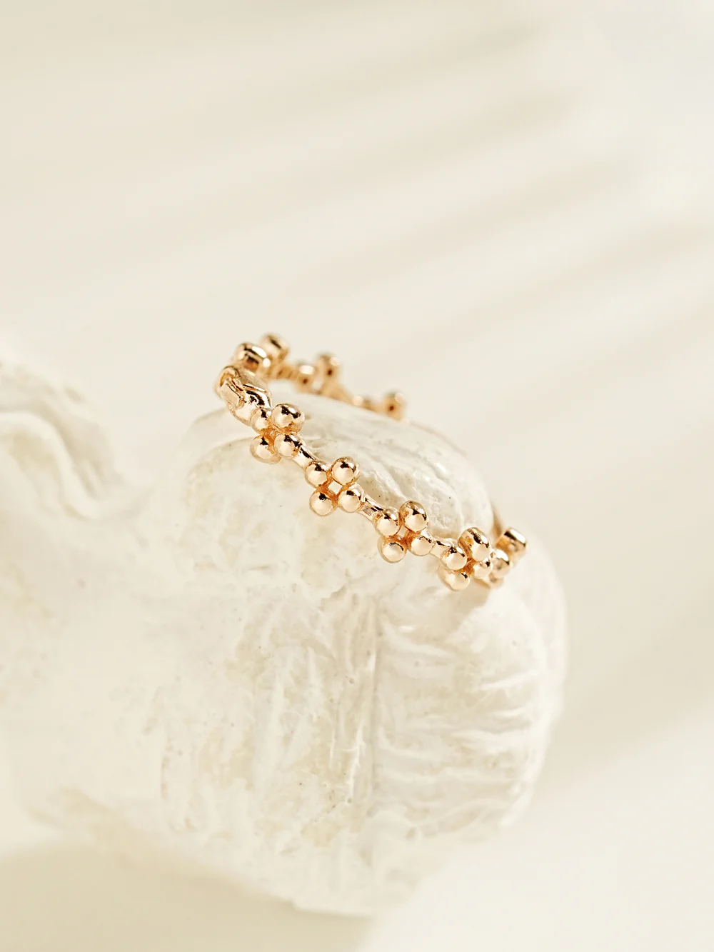 14K 18K Bubble Clover Cartilage Hoop Earring - Image 7