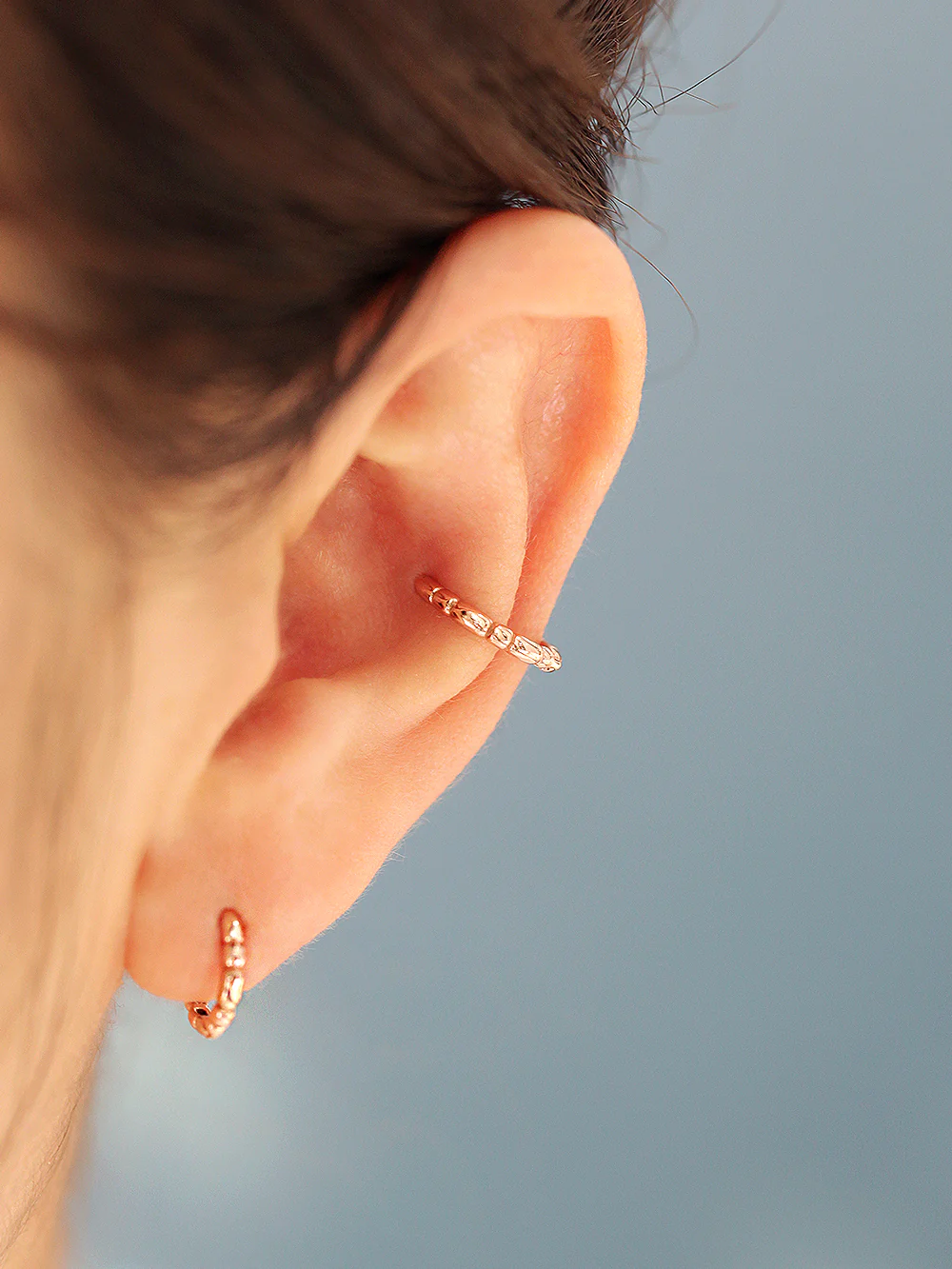 14K Gold Carving Cutting Hoop Earring - Image 7
