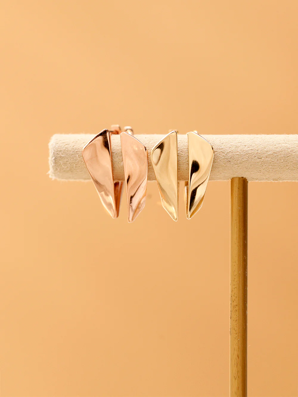 14K 18K Gold 3D Rhombus Cartilage Hoop Earring - Image 11