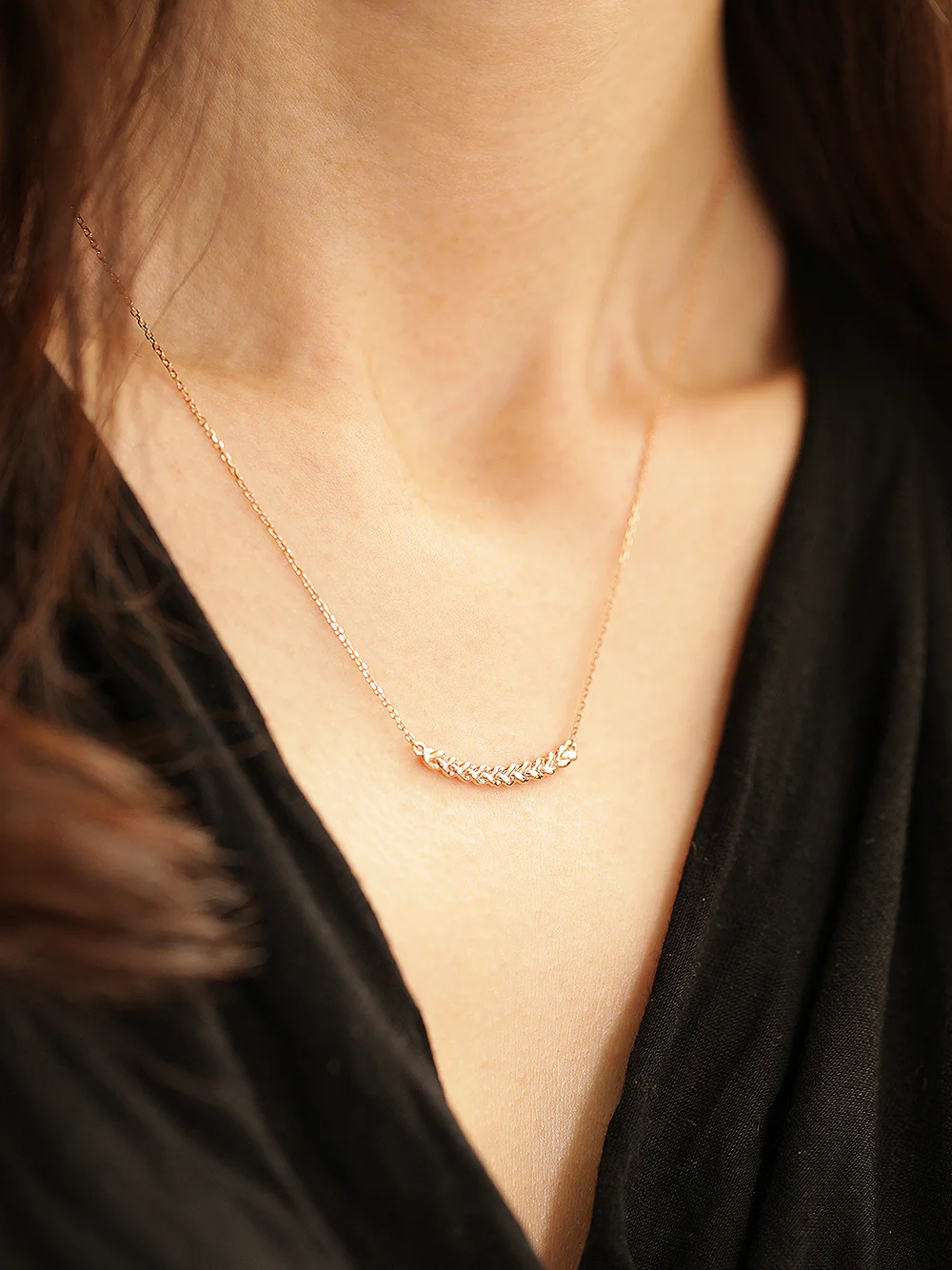 14K 18K Gold Curve Knot Chain Necklace - Image 8