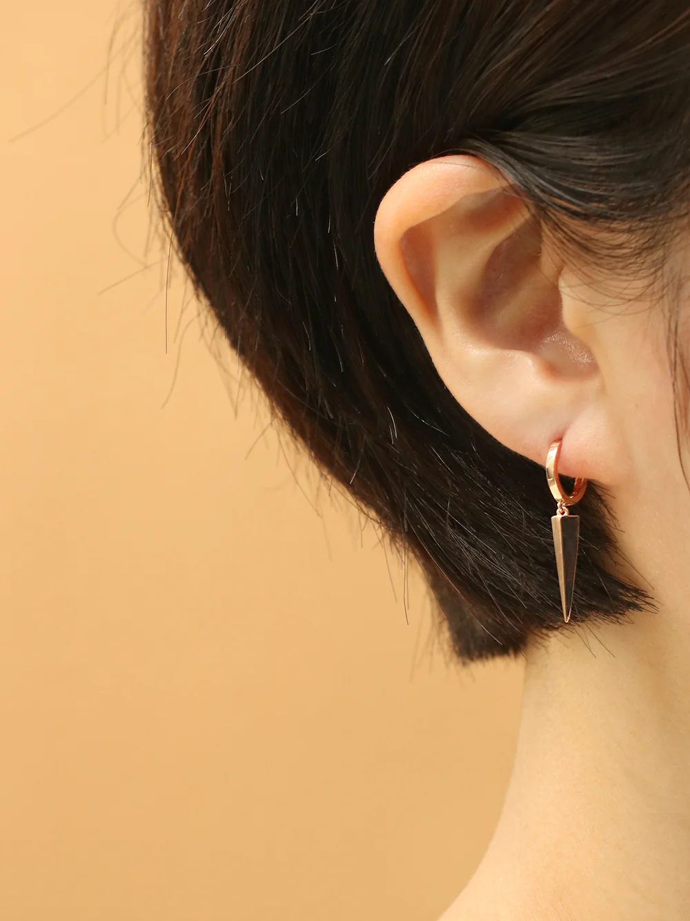 14K 18K Gold Edge Triangle Drop Cartilage Hoop Earring - Image 4