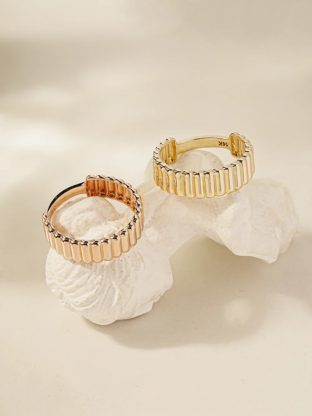 14K 18K Gold Embossed Ring - Image 8