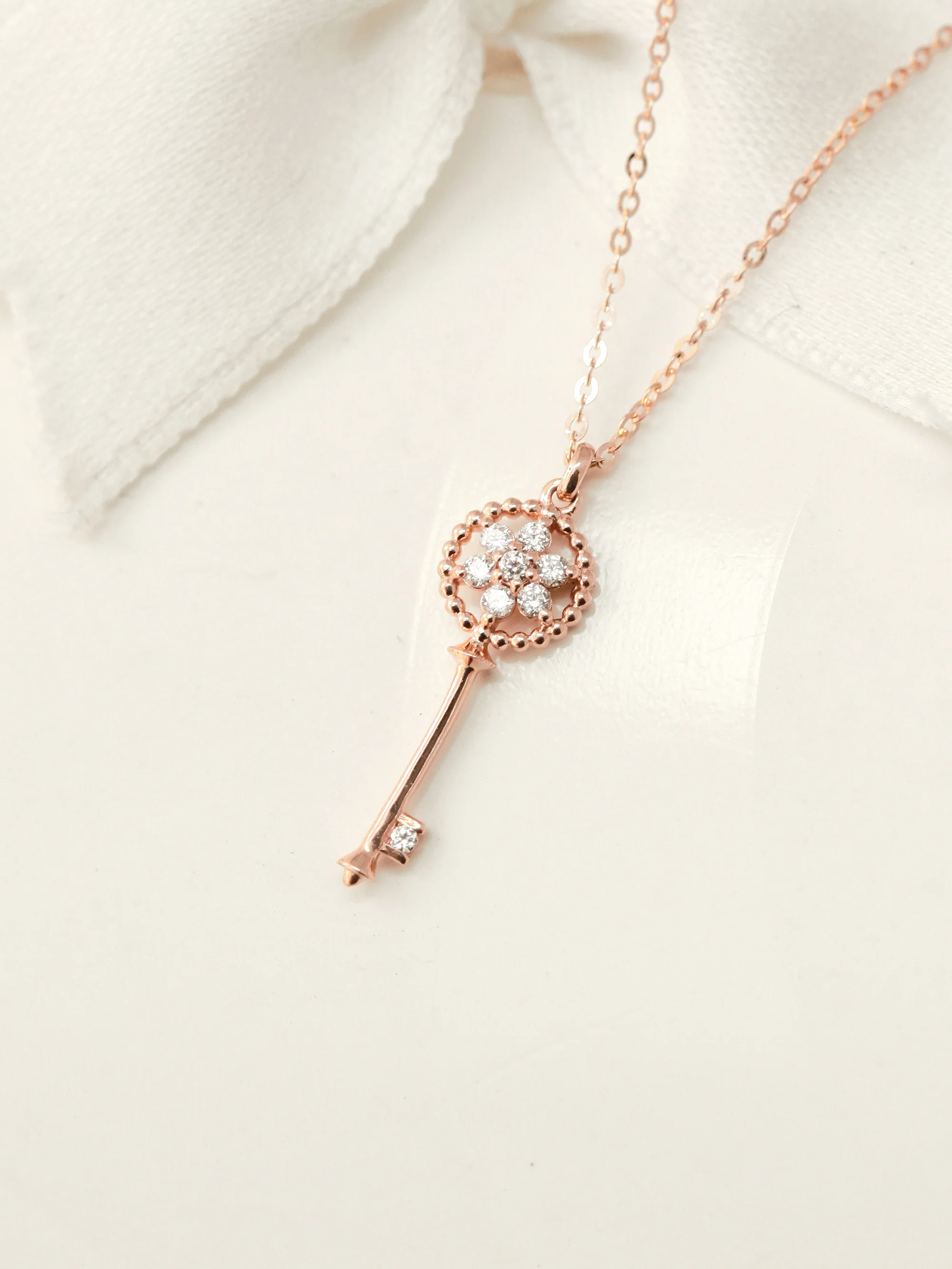 14K 18K Gold Flower Key Necklace - Image 5
