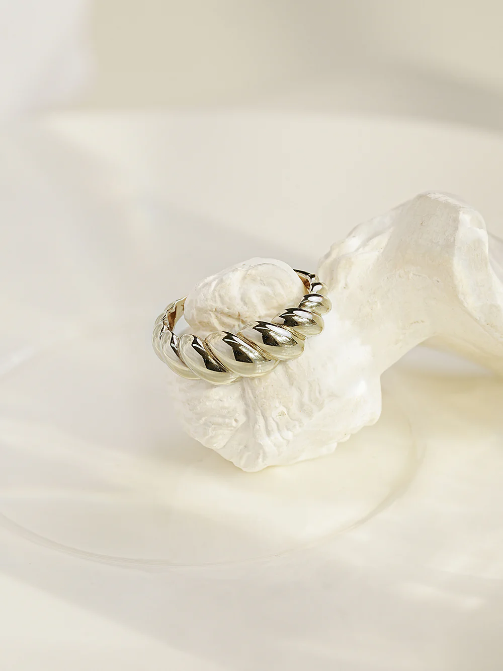 14K 18K Gold Hallow Croissant Ring - Image 17