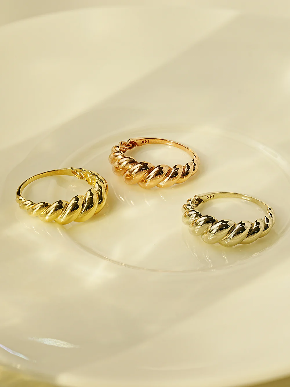 14K 18K Gold Hallow Croissant Ring - Image 2