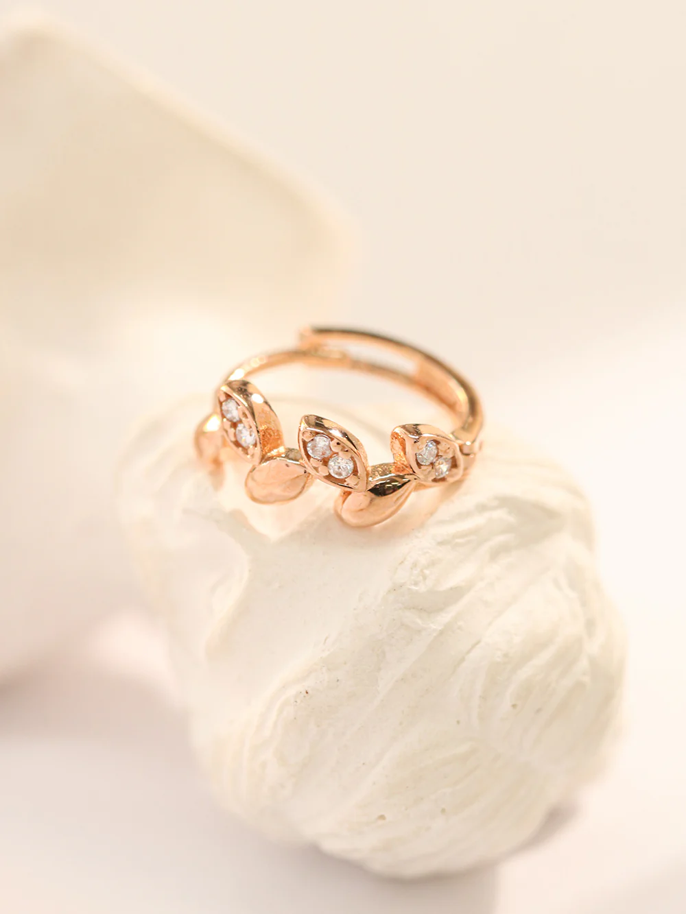 14K 18K Gold Laurel Leaf Cubic Cartilage Hoop Earring - Image 11