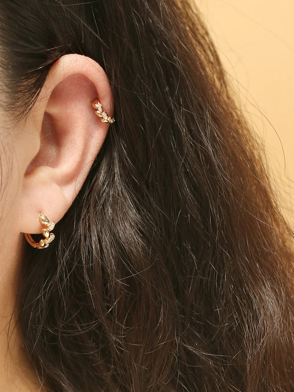 14K 18K Gold Laurel Leaf Cubic Cartilage Hoop Earring - Image 2