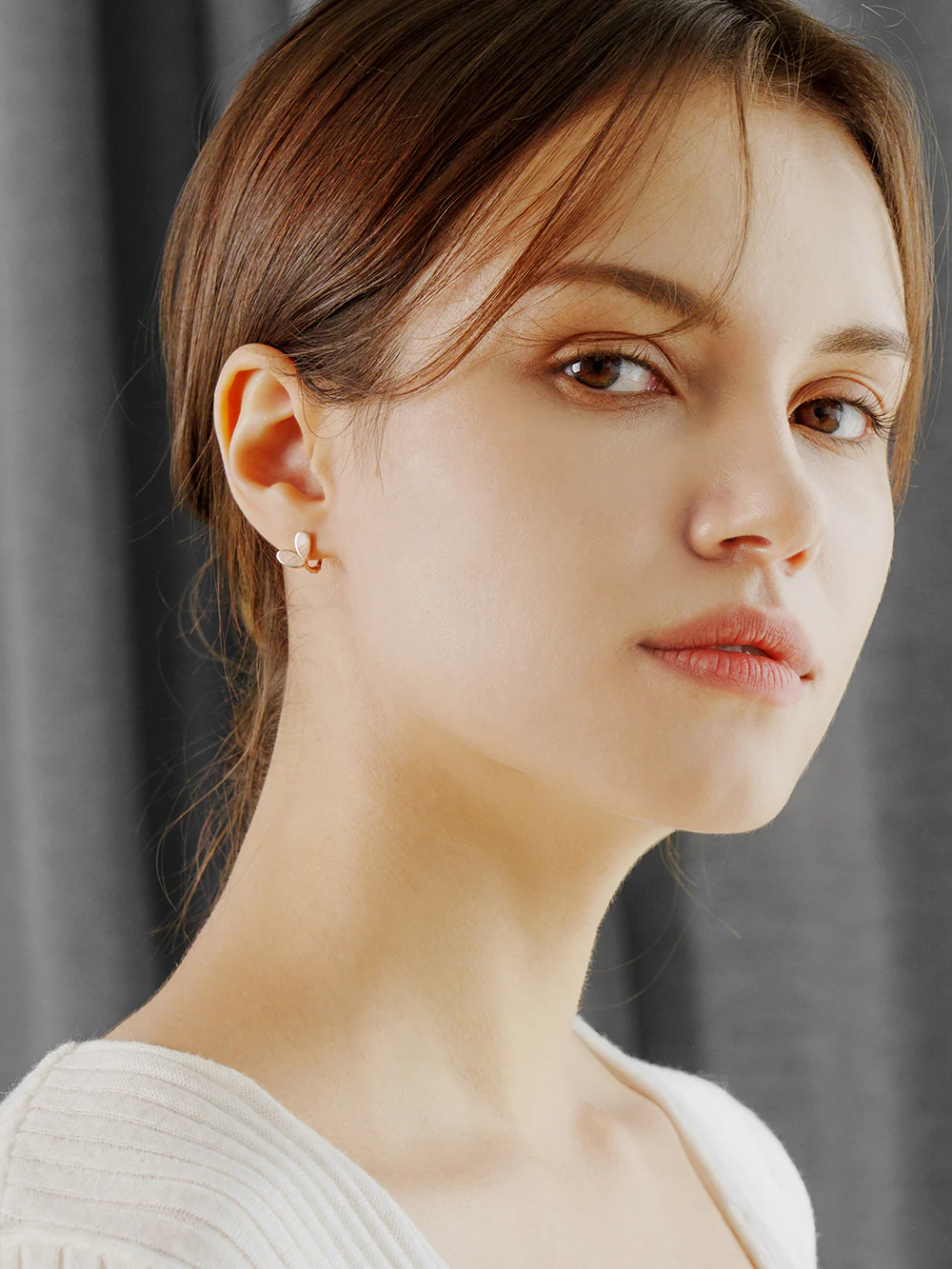 14K 18K Gold Leaf Heart Cartilage Hoop Earring - Image 13