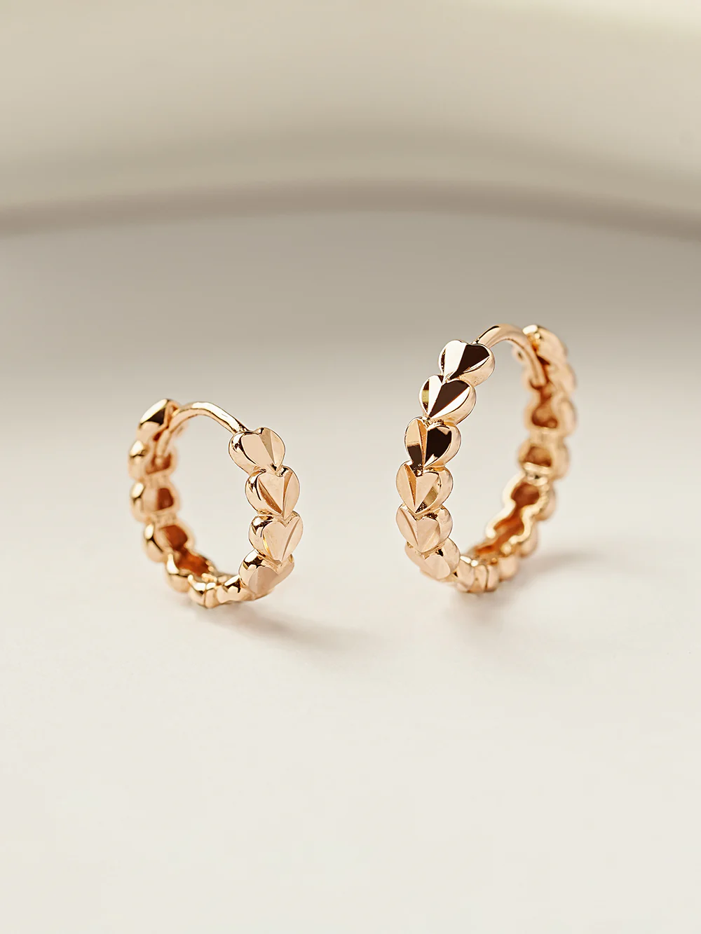 14K 18K Gold Lovely Heart Cartilage Hoop Earring - Image 16