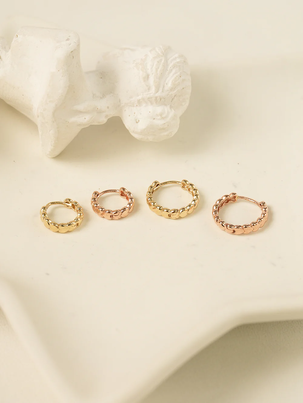 14K 18K Gold Lovely Heart Cartilage Hoop Earring - Image 3
