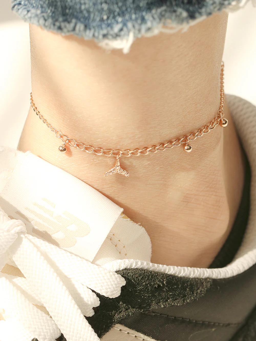 14K 18K Gold Lucky Whale Tail Anklet - Image 3