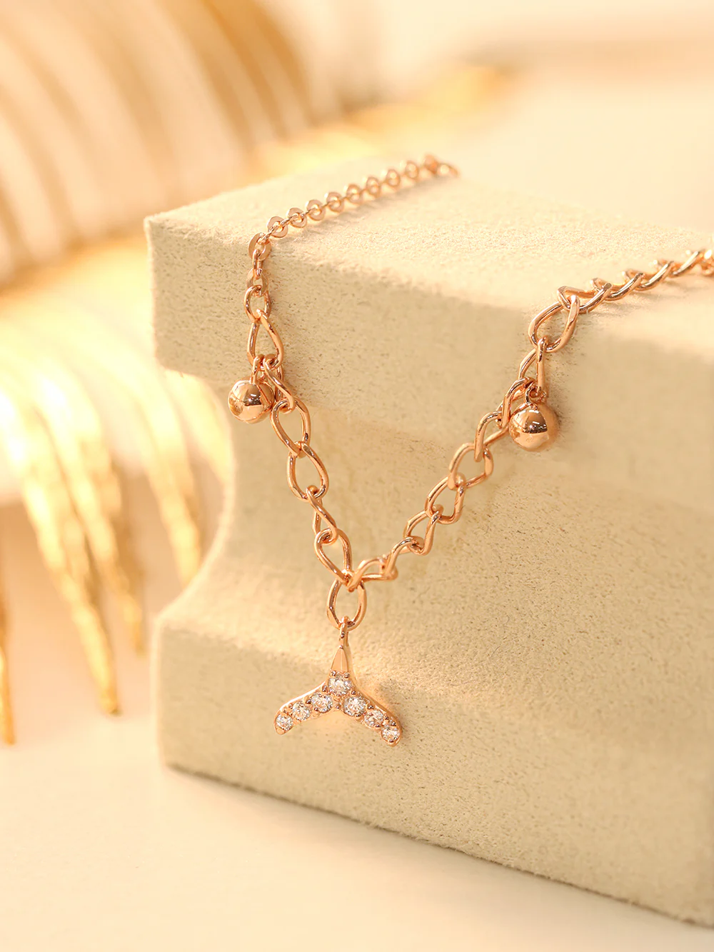 14K 18K Gold Lucky Whale Tail Anklet - Image 4