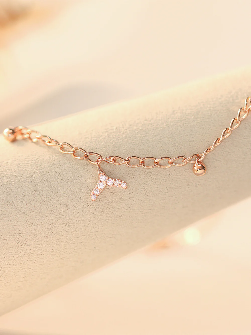 14K 18K Gold Lucky Whale Tail Anklet - Image 8