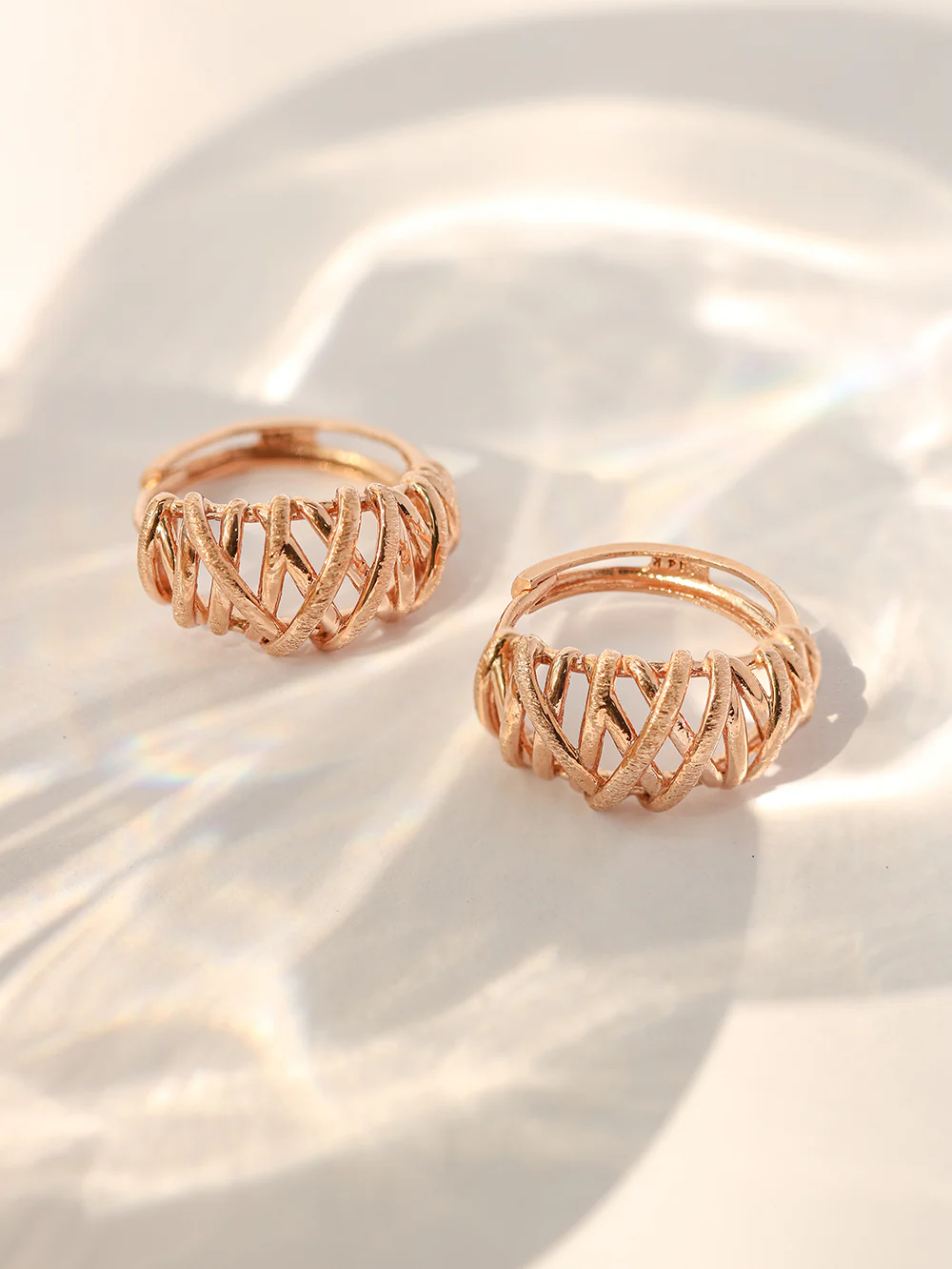 14K 18K Gold Mesh Cartilage Hoop Earring - Image 12
