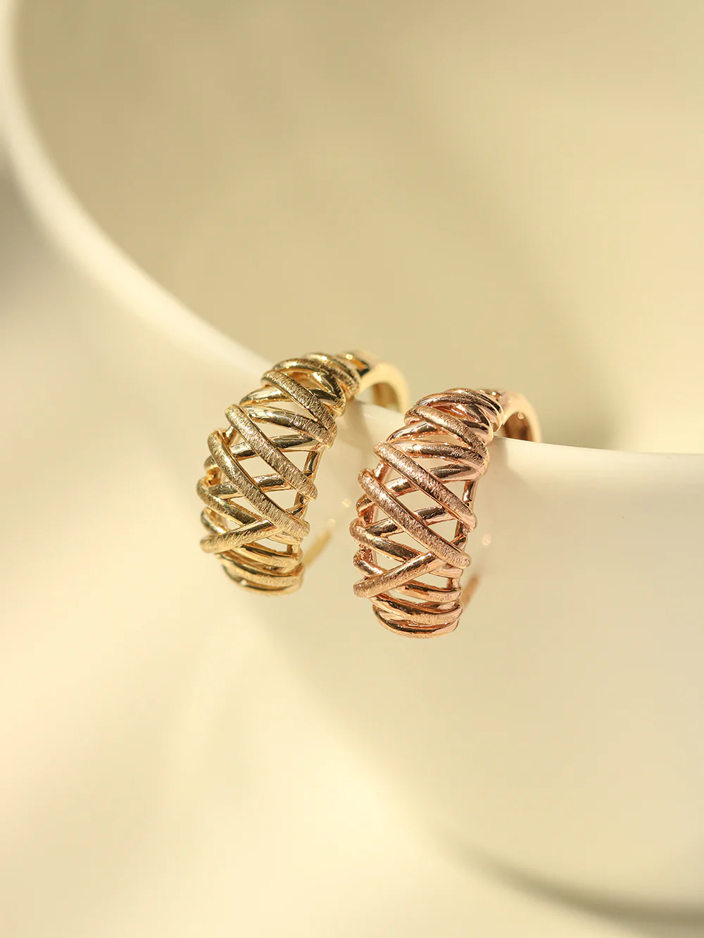 14K 18K Gold Mesh Cartilage Hoop Earring - Image 13