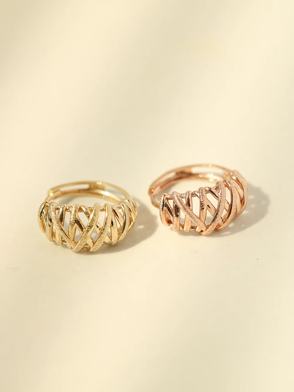 14K 18K Gold Mesh Cartilage Hoop Earring - Image 7