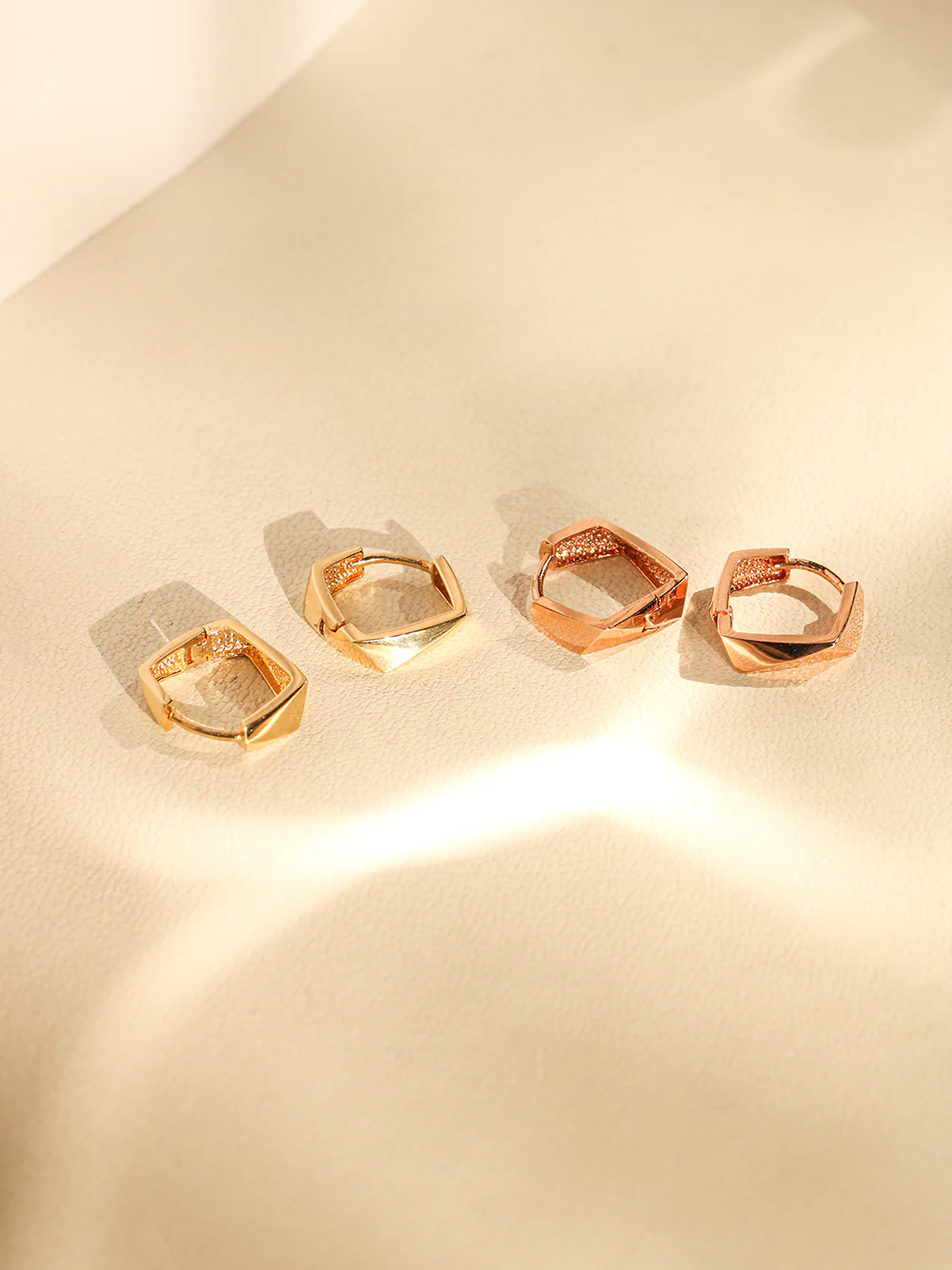 14K 18K Gold Modern Cutting Cartilage Hoop Earring