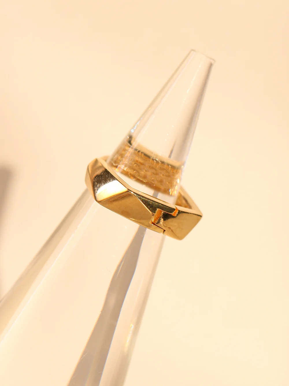 14K 18K Gold Modern Cutting Cartilage Hoop Earring - Image 10