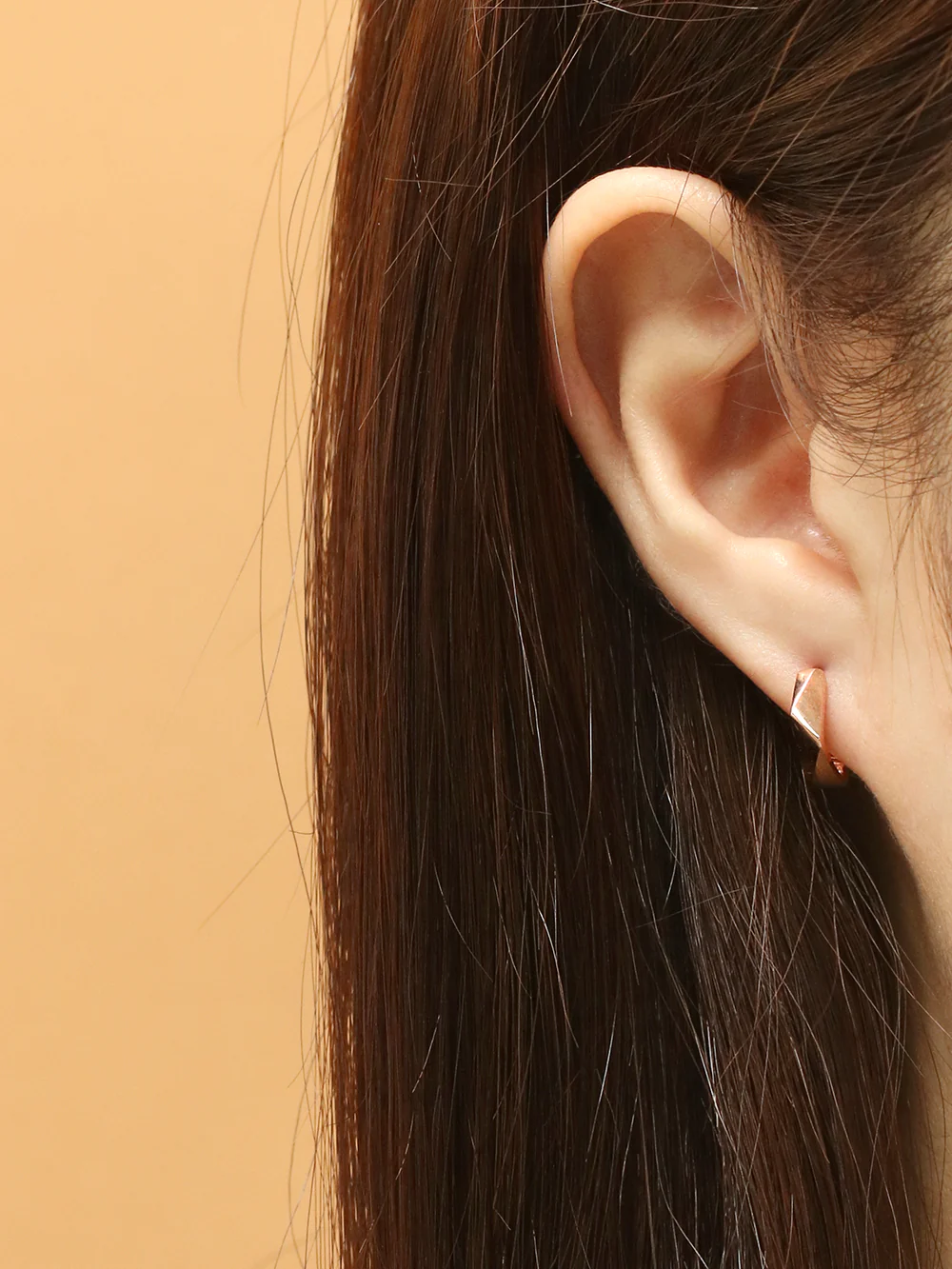 14K 18K Gold Modern Cutting Cartilage Hoop Earring - Image 2