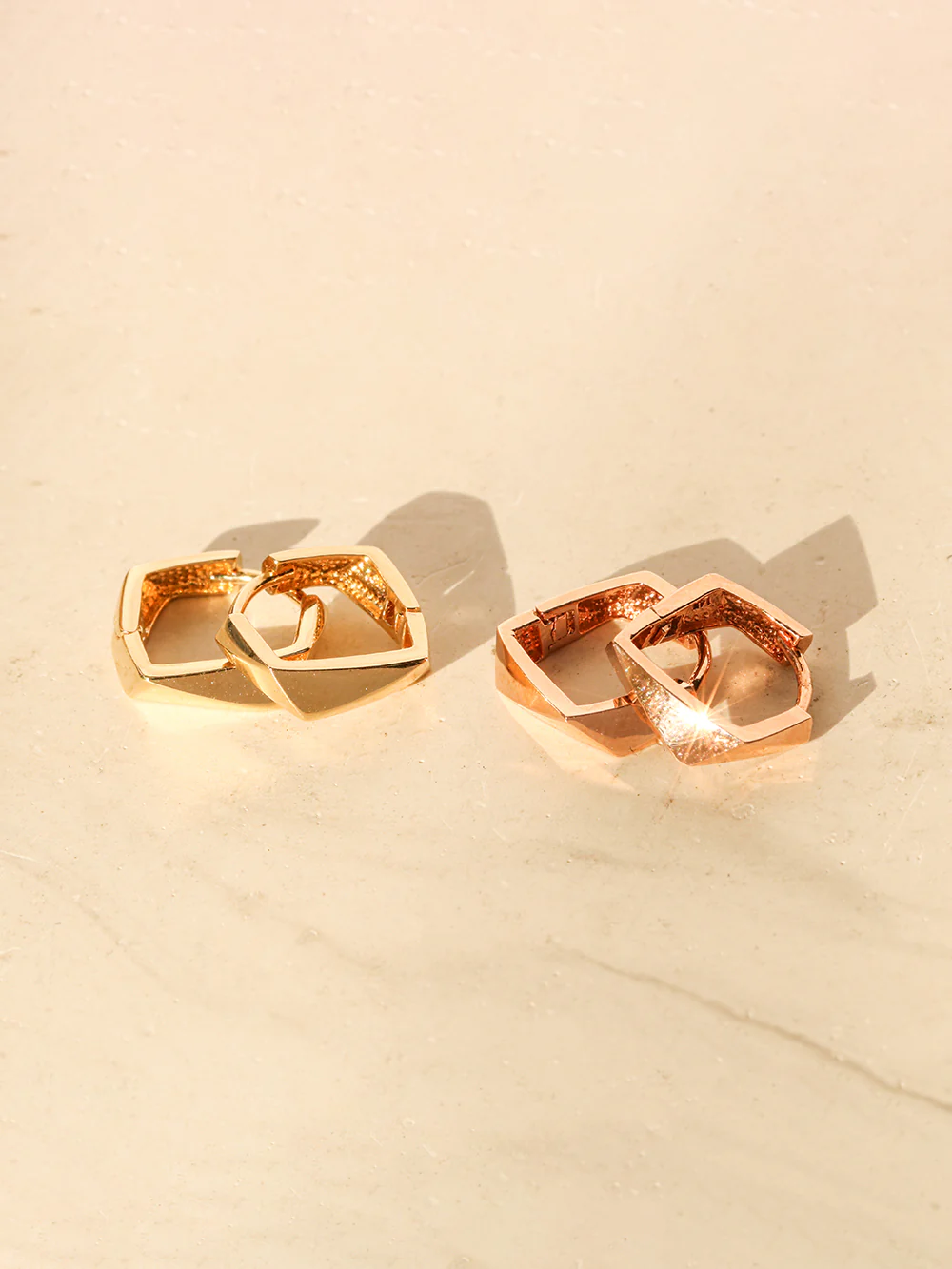 14K 18K Gold Modern Cutting Cartilage Hoop Earring - Image 3