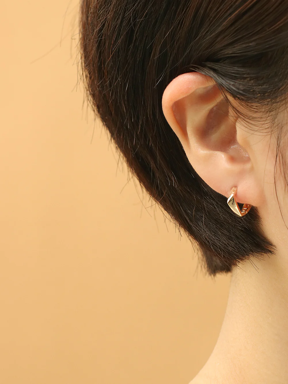 14K 18K Gold Modern Cutting Cartilage Hoop Earring - Image 6