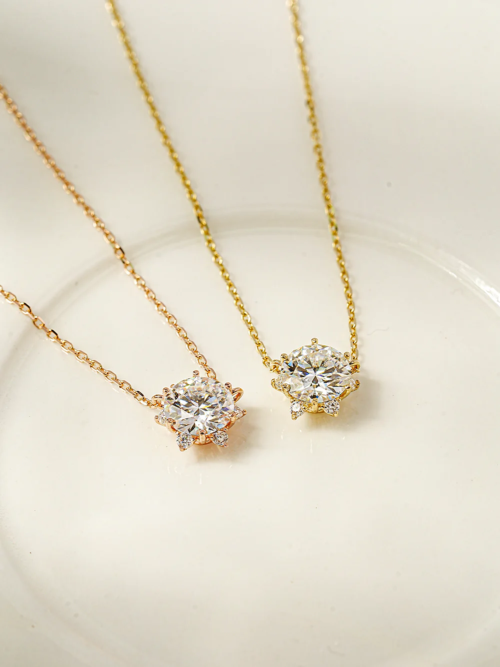 14K 18K Gold Moissanite Blossom Necklace - Image 5