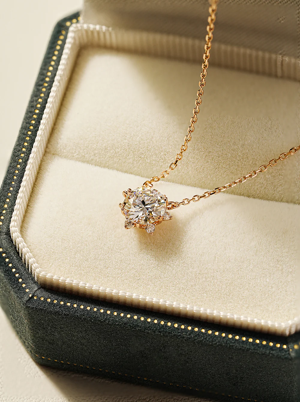 14K 18K Gold Moissanite Blossom Necklace - Image 9