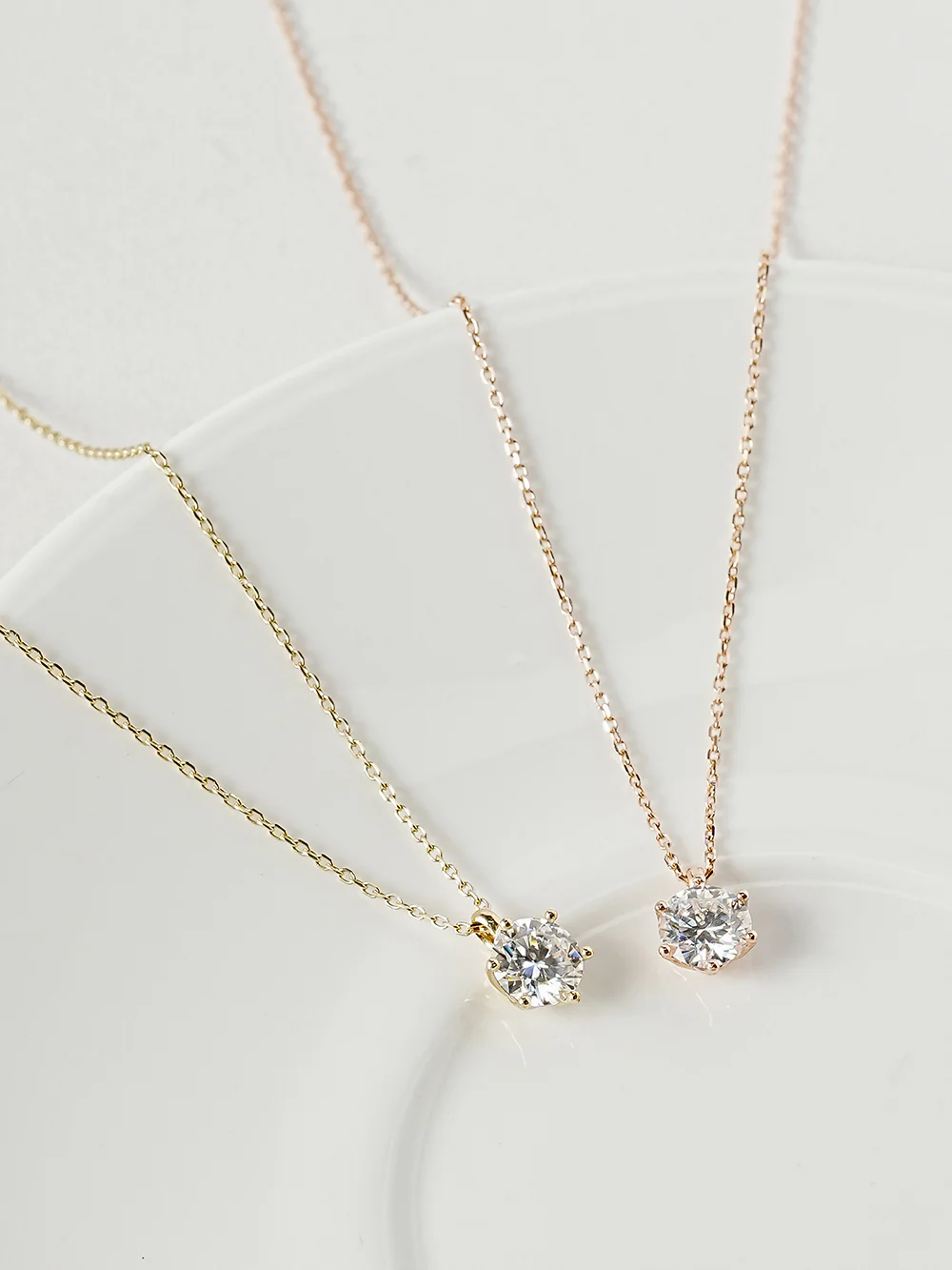 14K 18K Gold Moissanite Crown Necklace - Image 5