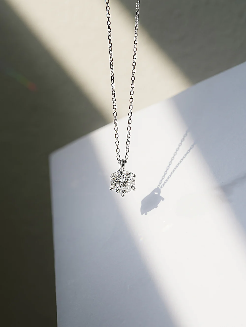 14K 18K Gold Moissanite Crown Necklace - Image 7