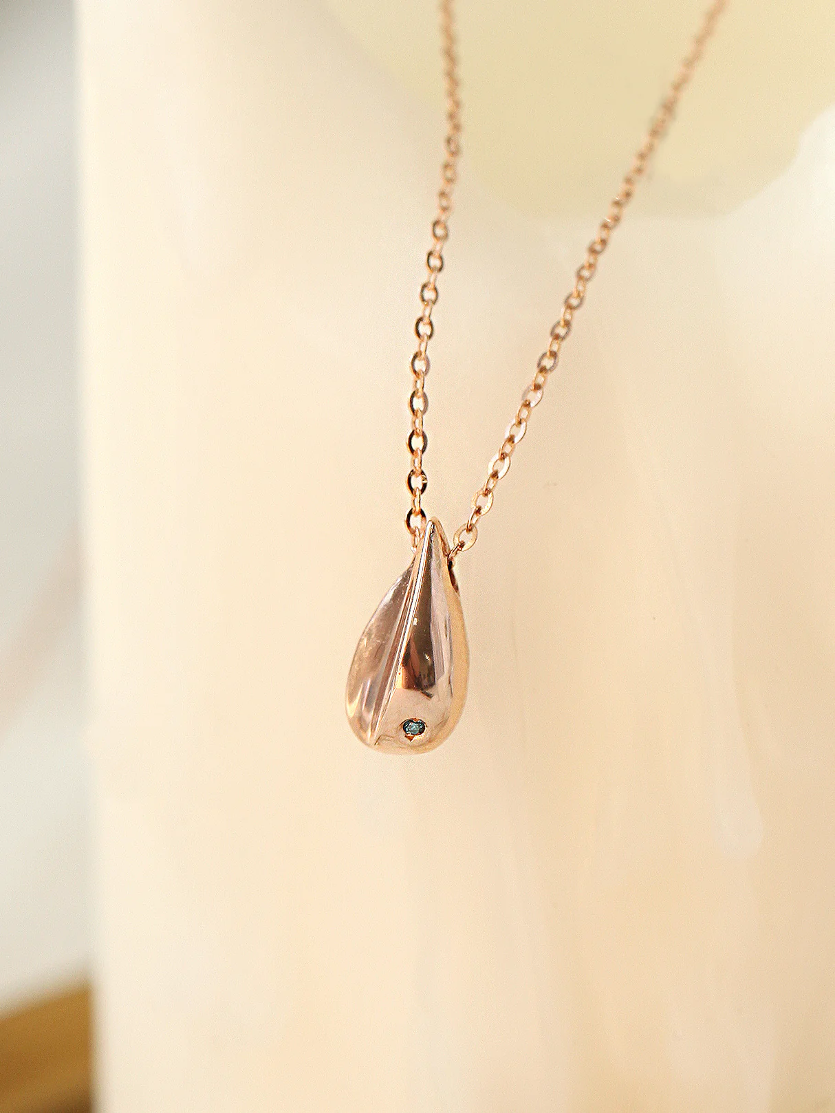 14K 18K Gold Teardrop Necklace - Image 2