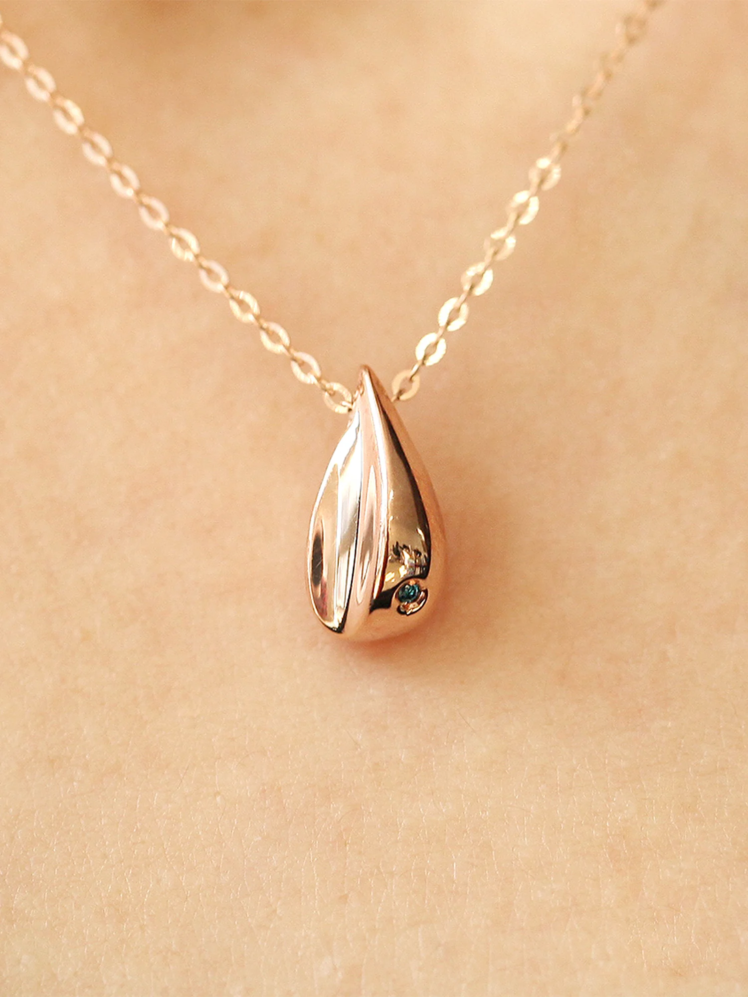 14K 18K Gold Teardrop Necklace - Image 6