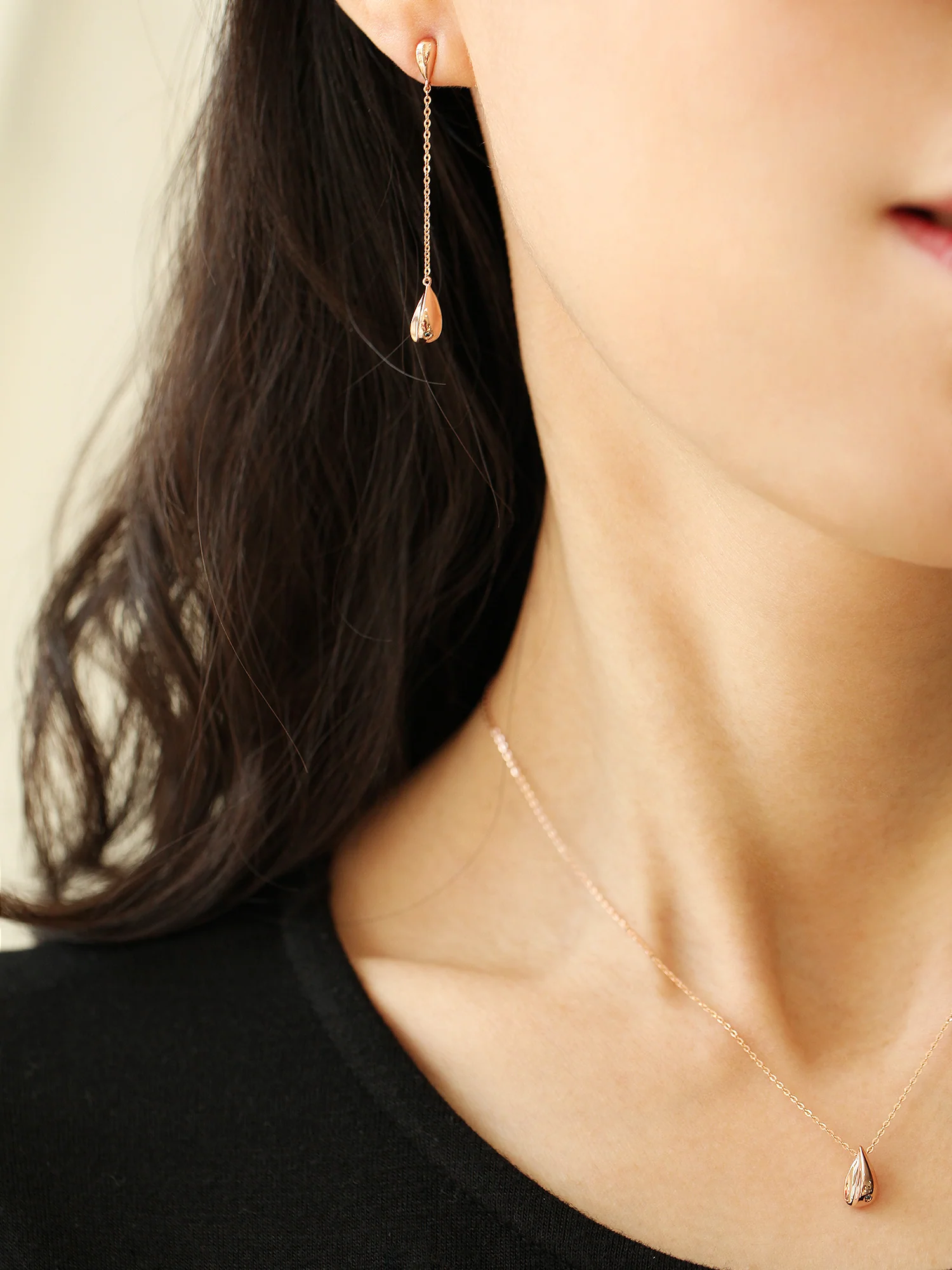 14K 18K Gold Teardrop Necklace - Image 8