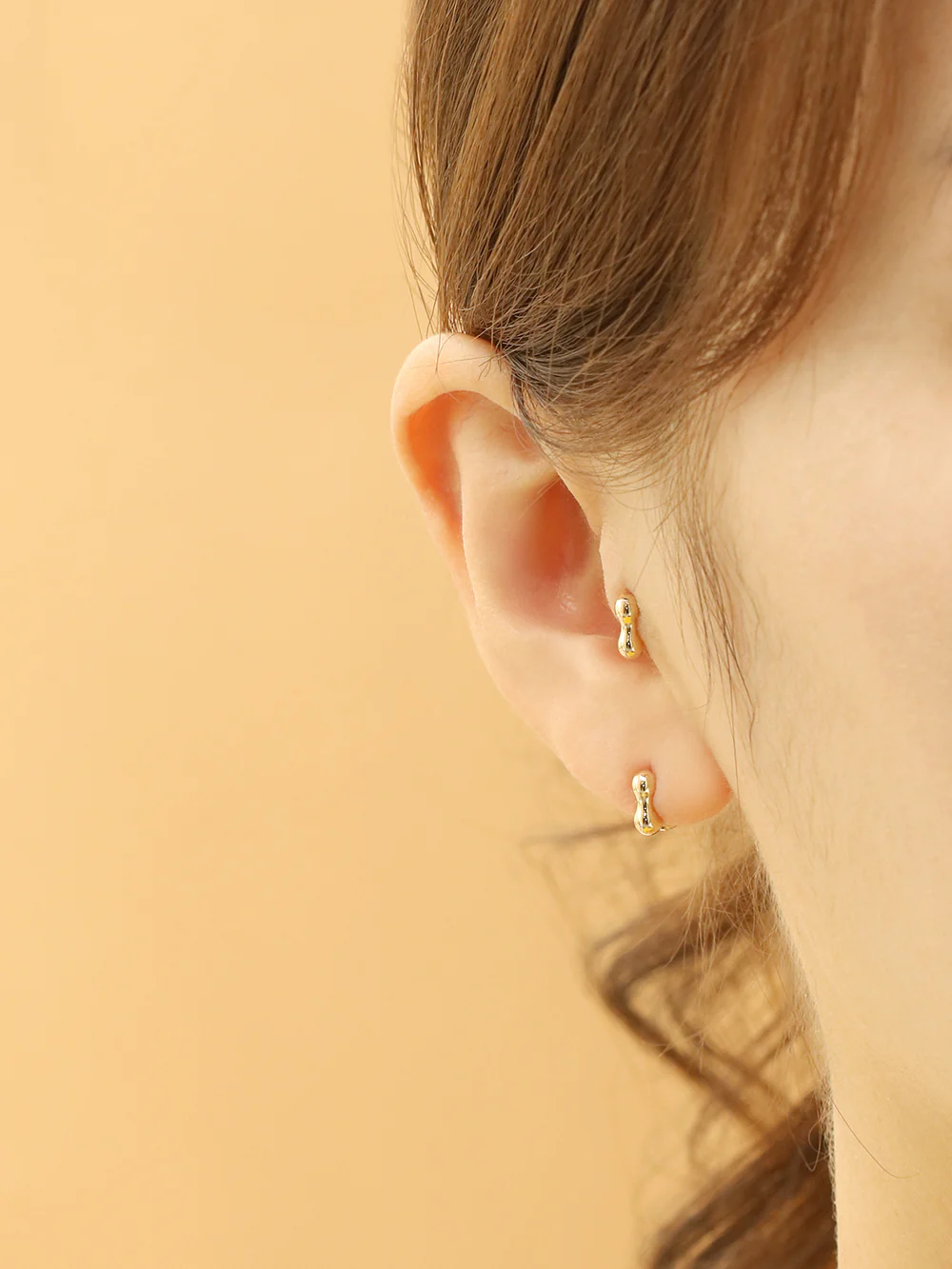 14K 18K Gold Mini Bubble Square Cartilage Hoop Earring - Image 4