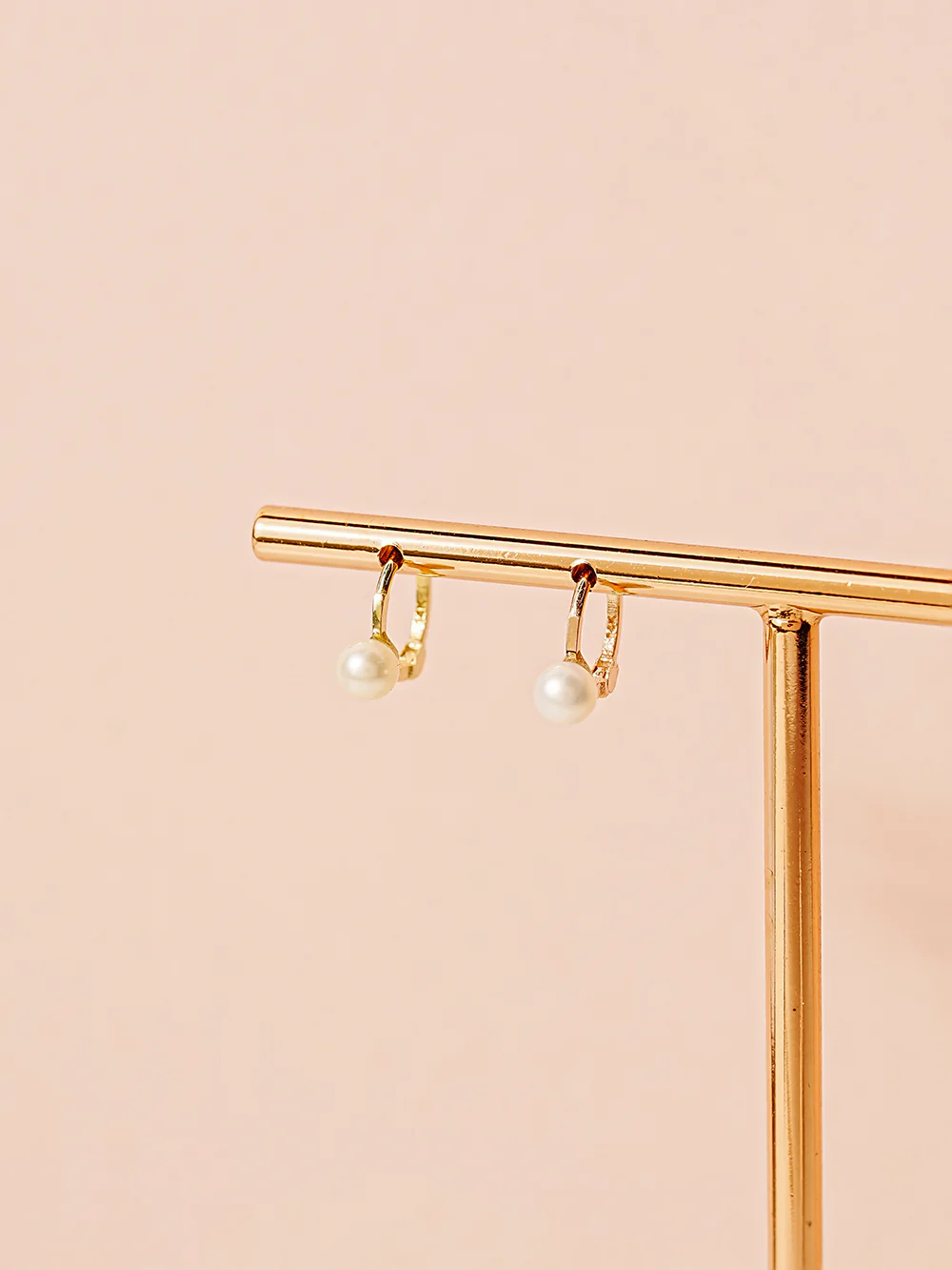 14K 18K Gold Tiny Pearl Cartilage Hoop Earring - Image 5