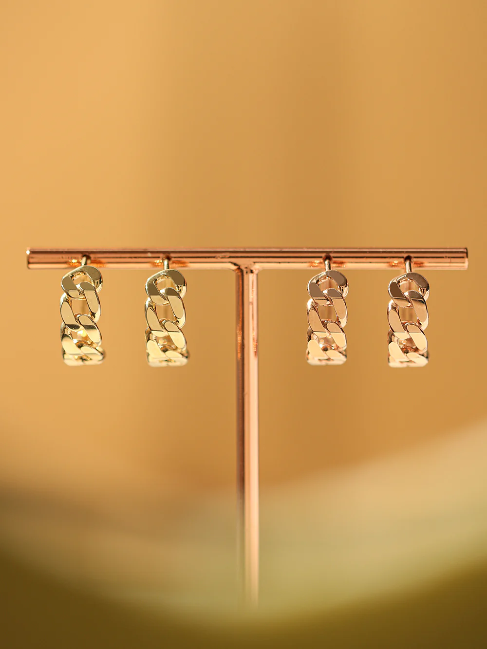 14K 18K Gold Twist Bold Chain Cartilage Hoop Earring - Image 7