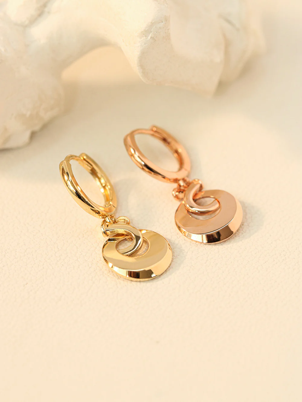 14K 18K Gold Twist Waterdrop Cartilage Hoop Earring - Image 5