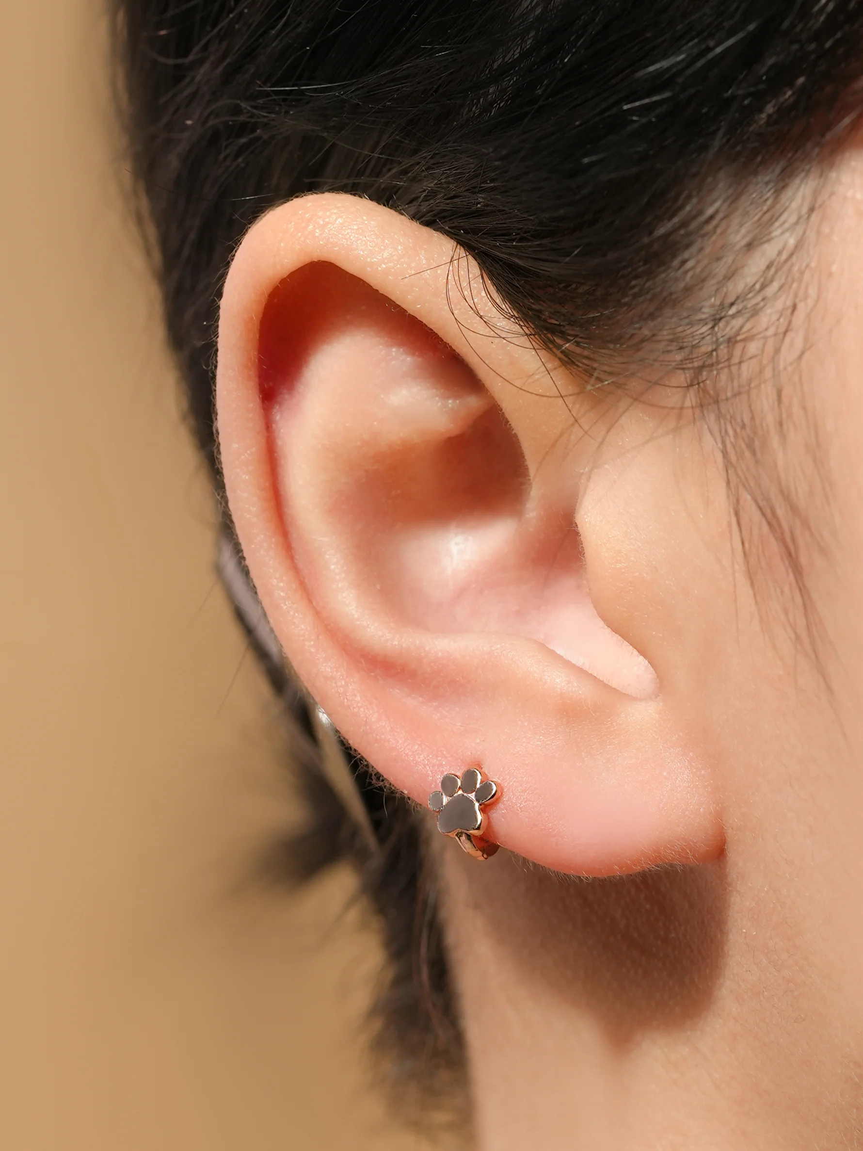 14K 18K Jelly Paw Cartilage Hoop Earring - Image 6