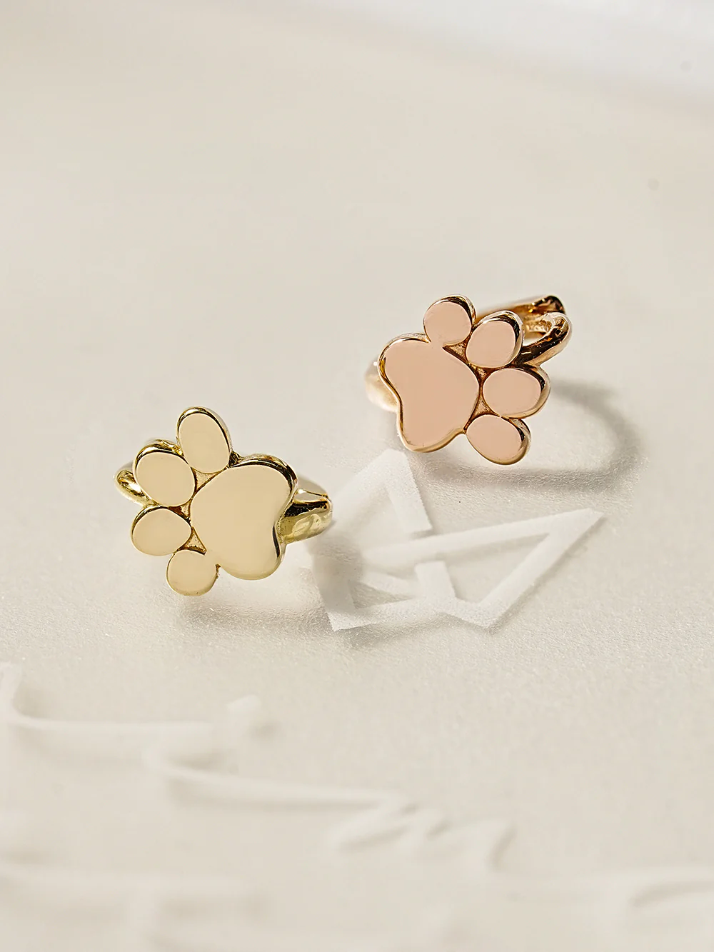 14K 18K Jelly Paw Cartilage Hoop Earring - Image 7