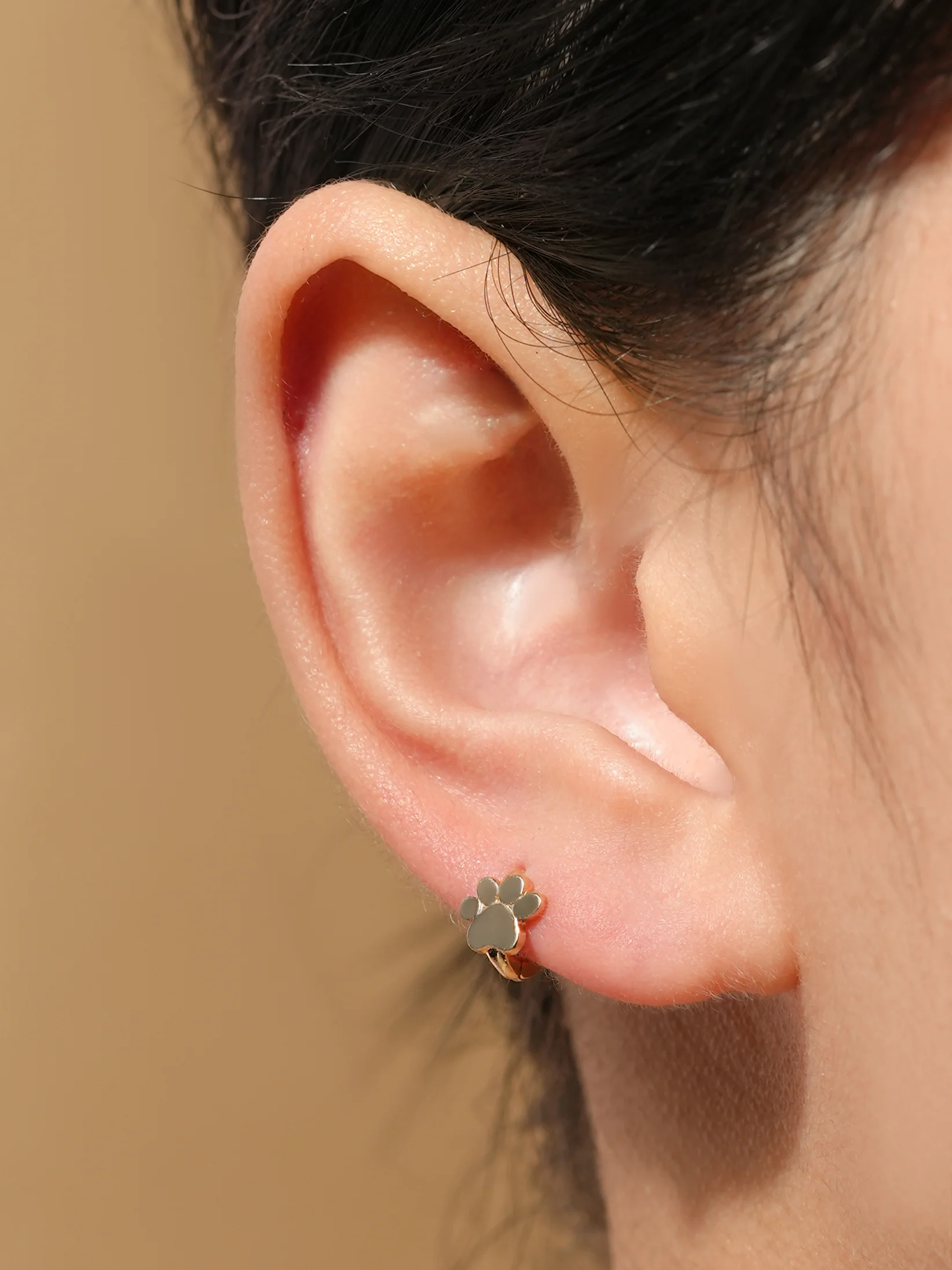 14K 18K Jelly Paw Cartilage Hoop Earring - Image 8