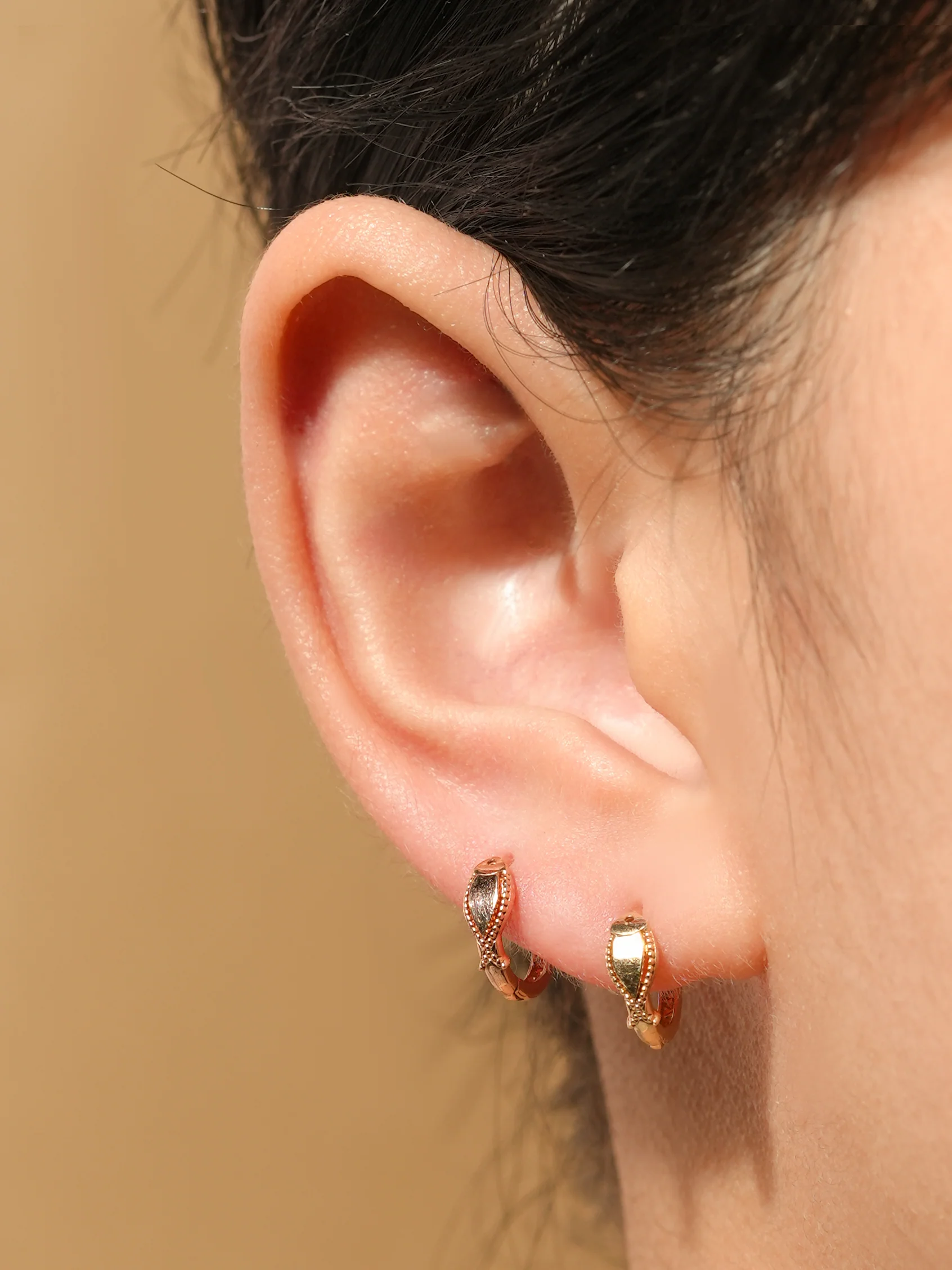 14K 18K Lucky Fish Cartilage Hoop Earring - Image 6