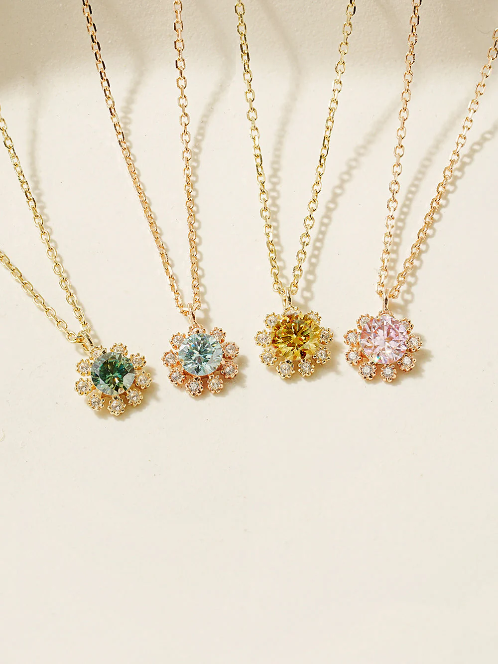 14K 18K Moissanite Colorful Daisy Necklace