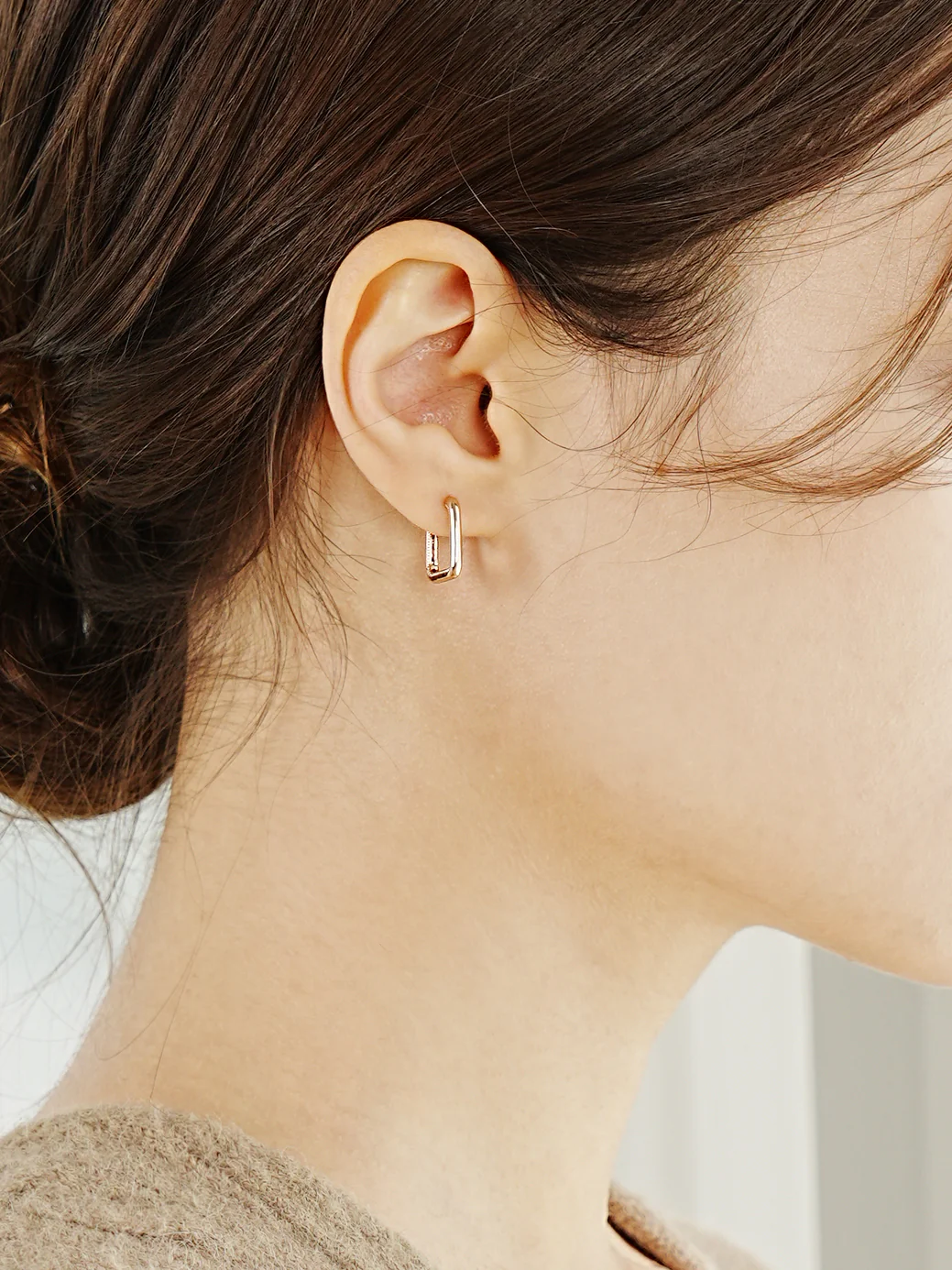 14K 18K Round Square Cartilage Hoop Earring - Image 10