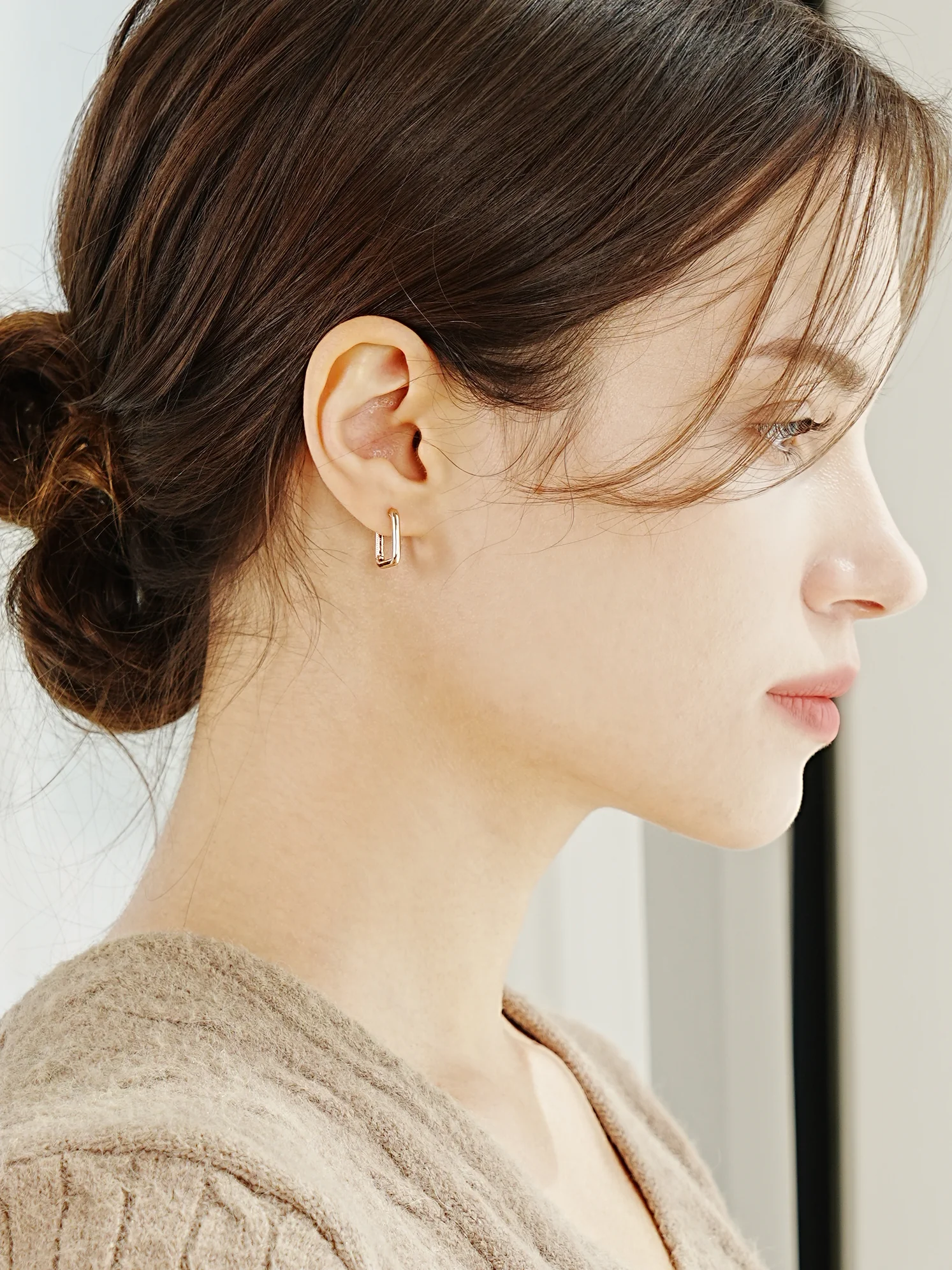 14K 18K Round Square Cartilage Hoop Earring - Image 4