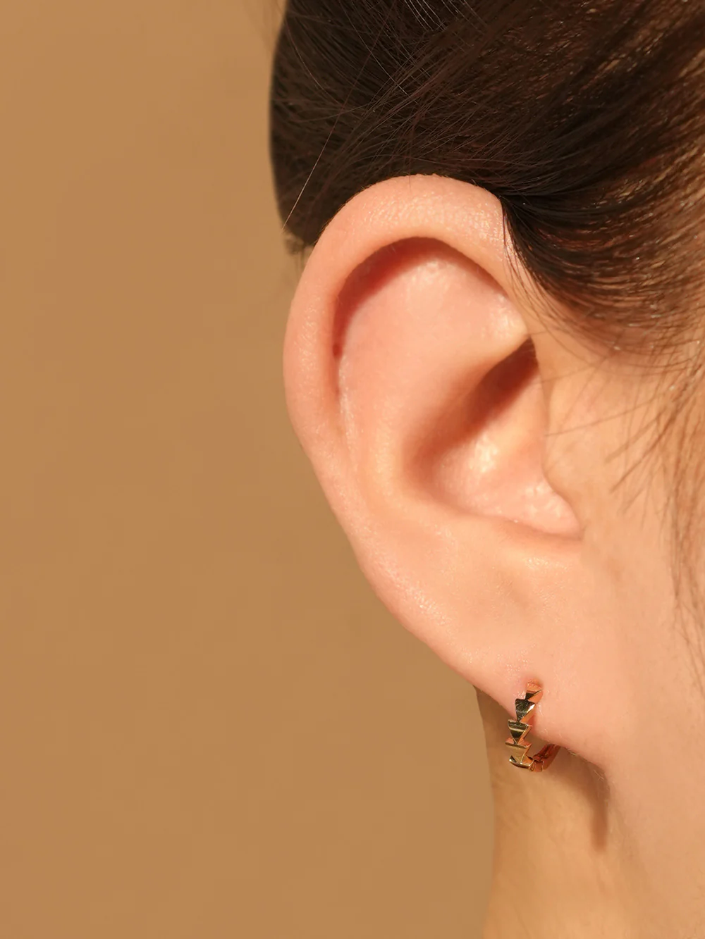 14K 18K Signal Cartilage Hoop Earring - Image 4