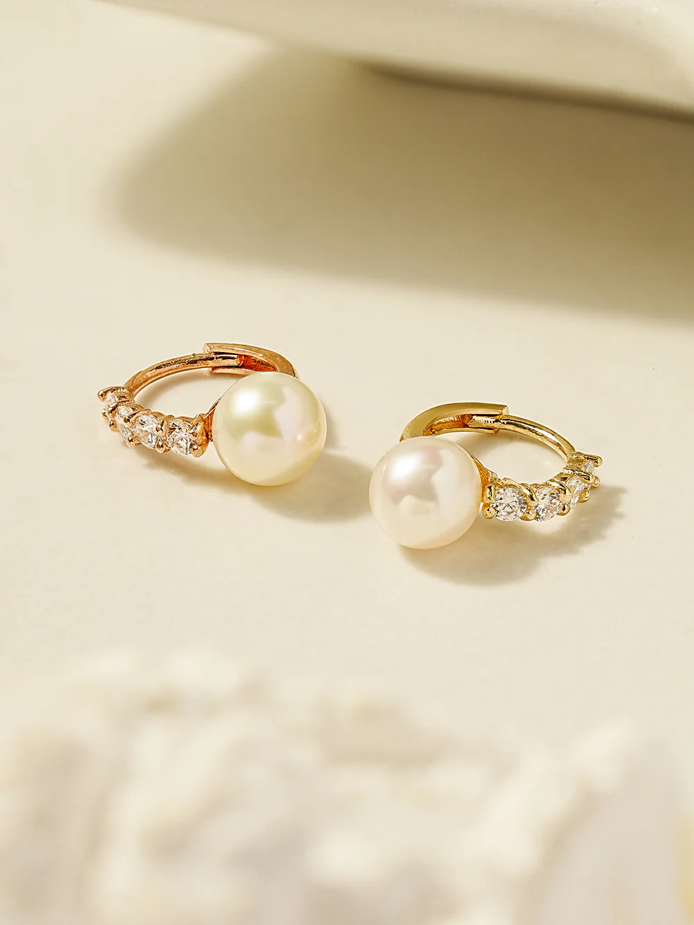 14K 18K Tiffany Fresh Water Pearl Cartilage Hoop Earring