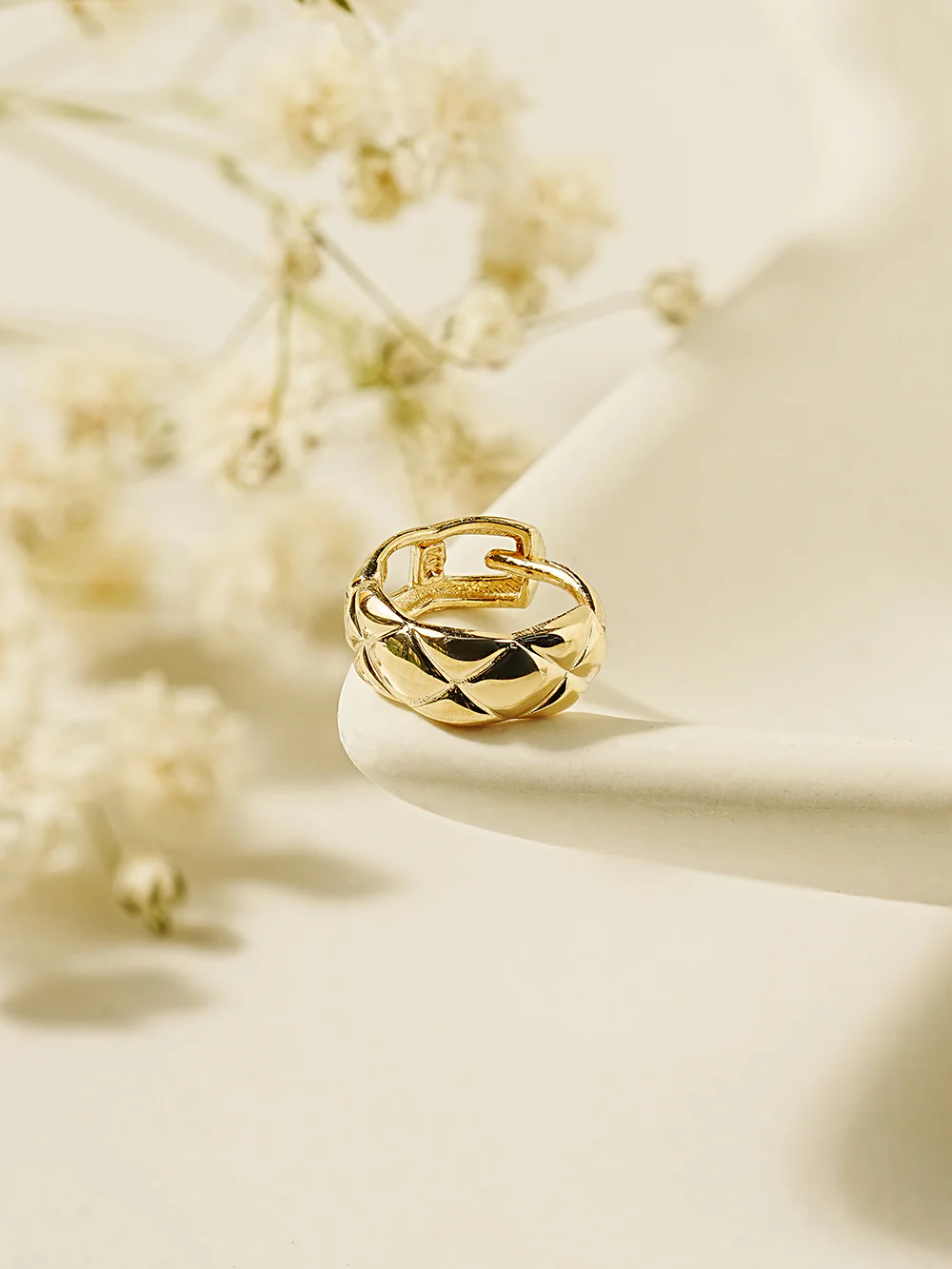 14K 18K Volume Quilting Cartilage Hoop Earring - Image 5
